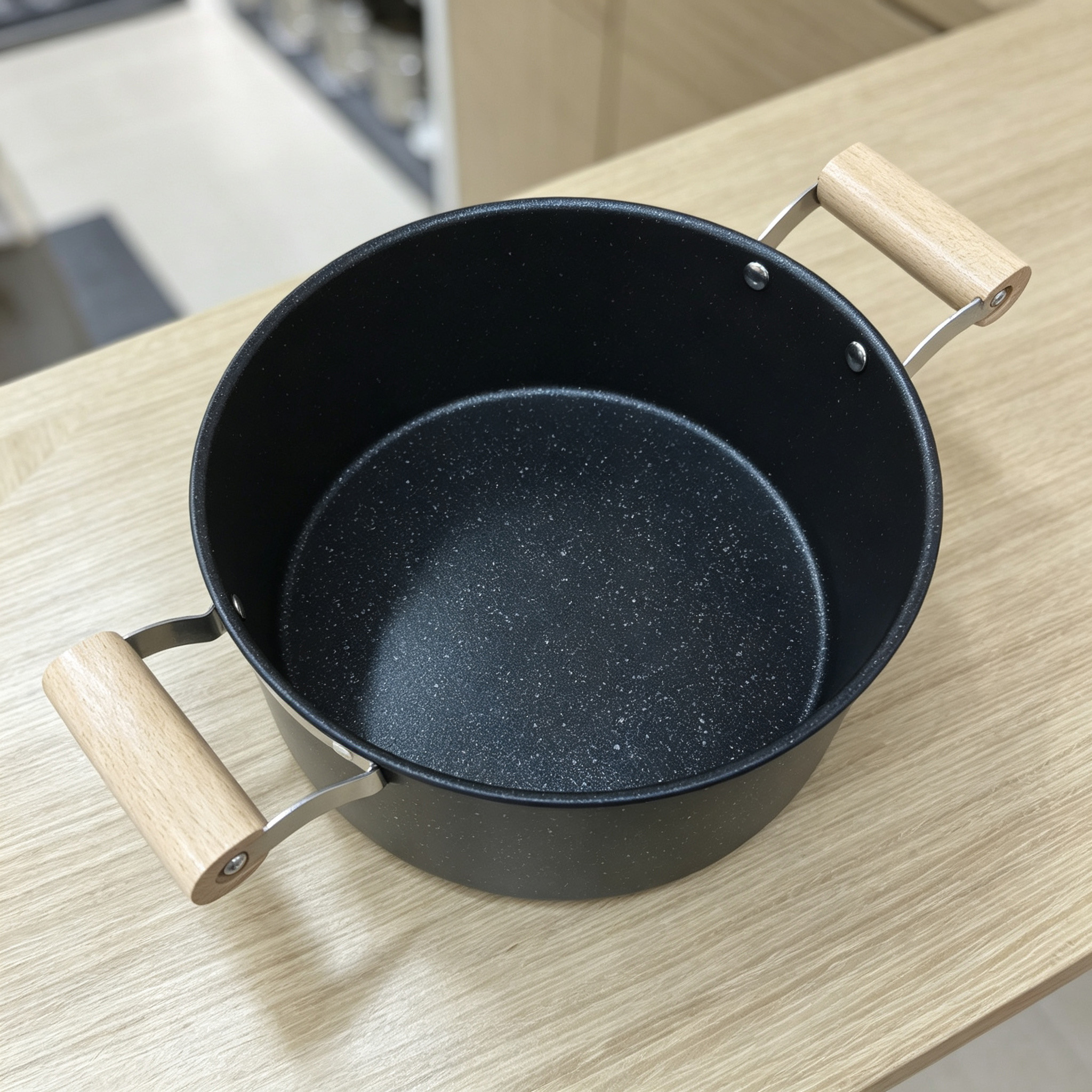 CGUCOOK cross border blast sartén de piedra de arroz con mango de madera negro puro antiadherente anaural sartén japonés con tapa de cristal antiadherente inducción universal Application Scenario