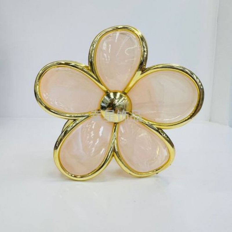 Xingxing Accessories' new 8CM electroplated frellia five-petal hair clip, mark-patterned hair bun clip, shark clip, head accessory, hair accessory, hair clip accessory Specification image
