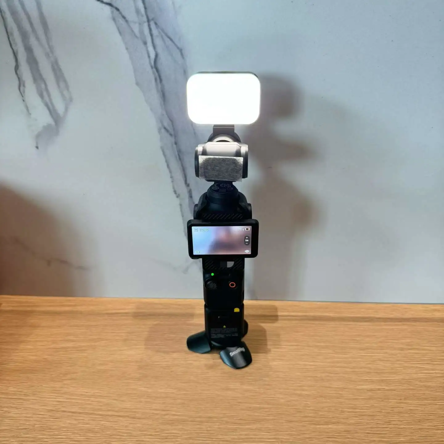 Aplicable DJ dji pocket3 luz de recarga tipo de succión magnética lámpara de bolsillo de desmontaje rápido lingelink cámara deportiva luz de fotografía detail image 5