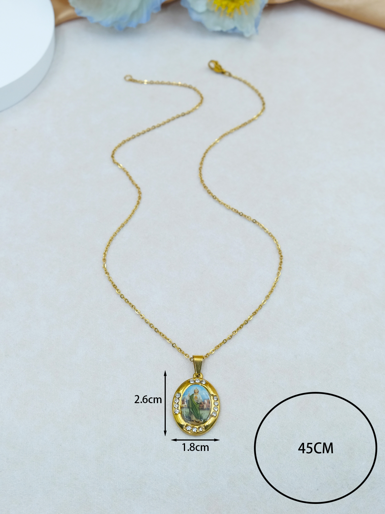 Oro acero inoxidable oval borde perforado retrato de santo collar colgante moda cien partes de juego accesorios Item Picture