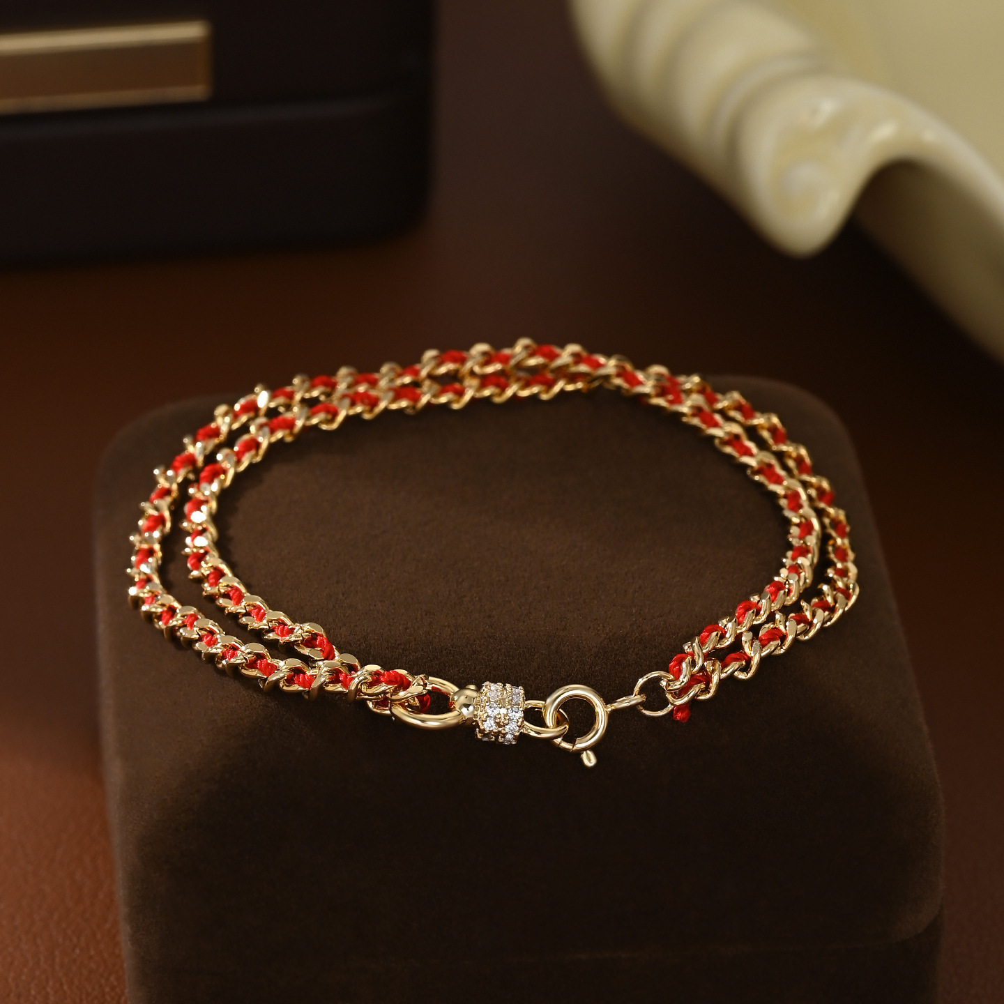 Año nuevo oro rojo brazalete trenzado cadena de metal cuerda roja patchwork mano adorno nacimiento nacimiento chica blanca pic 1