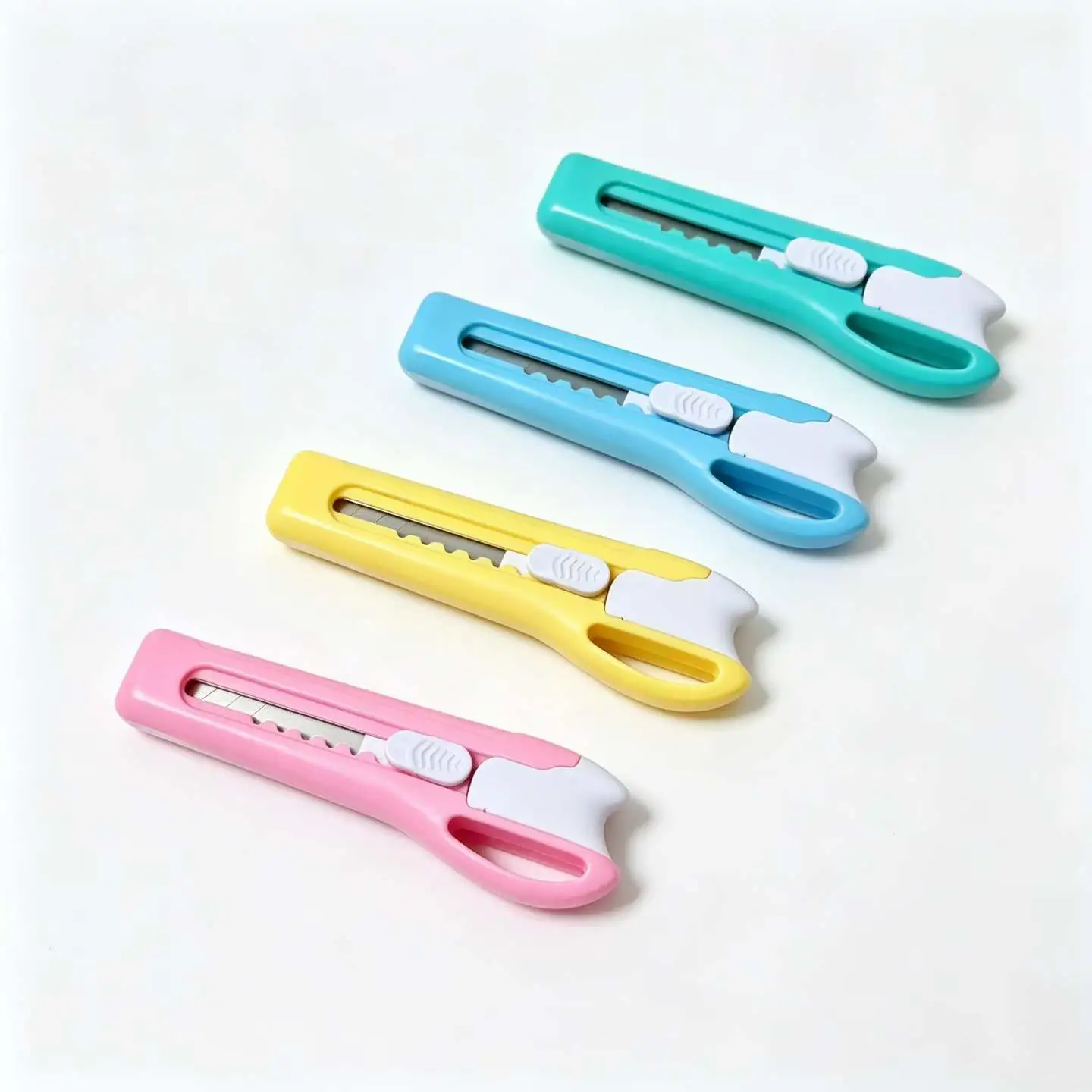 Deli 2024 Utility Knife, small utility knife, Paper cutter, Handmade Knife, Wallpaper Knife, Office Art Stationery detail image 7