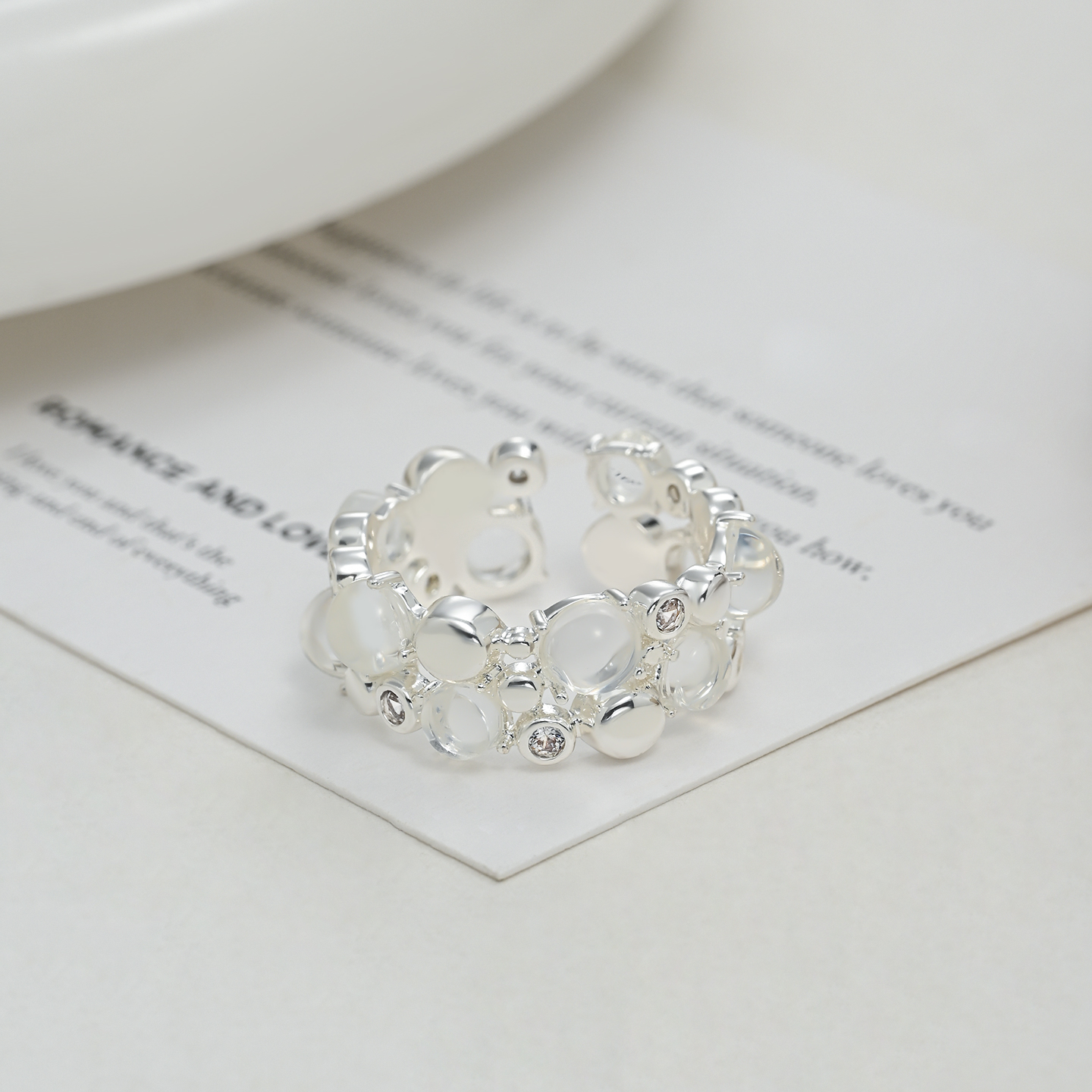 Cold wind cat's eye stone ring, silver heavy metal staggered gemstones set with diamonds, a niche girls' ring with an open opening, a versatile daily outfit details Picture