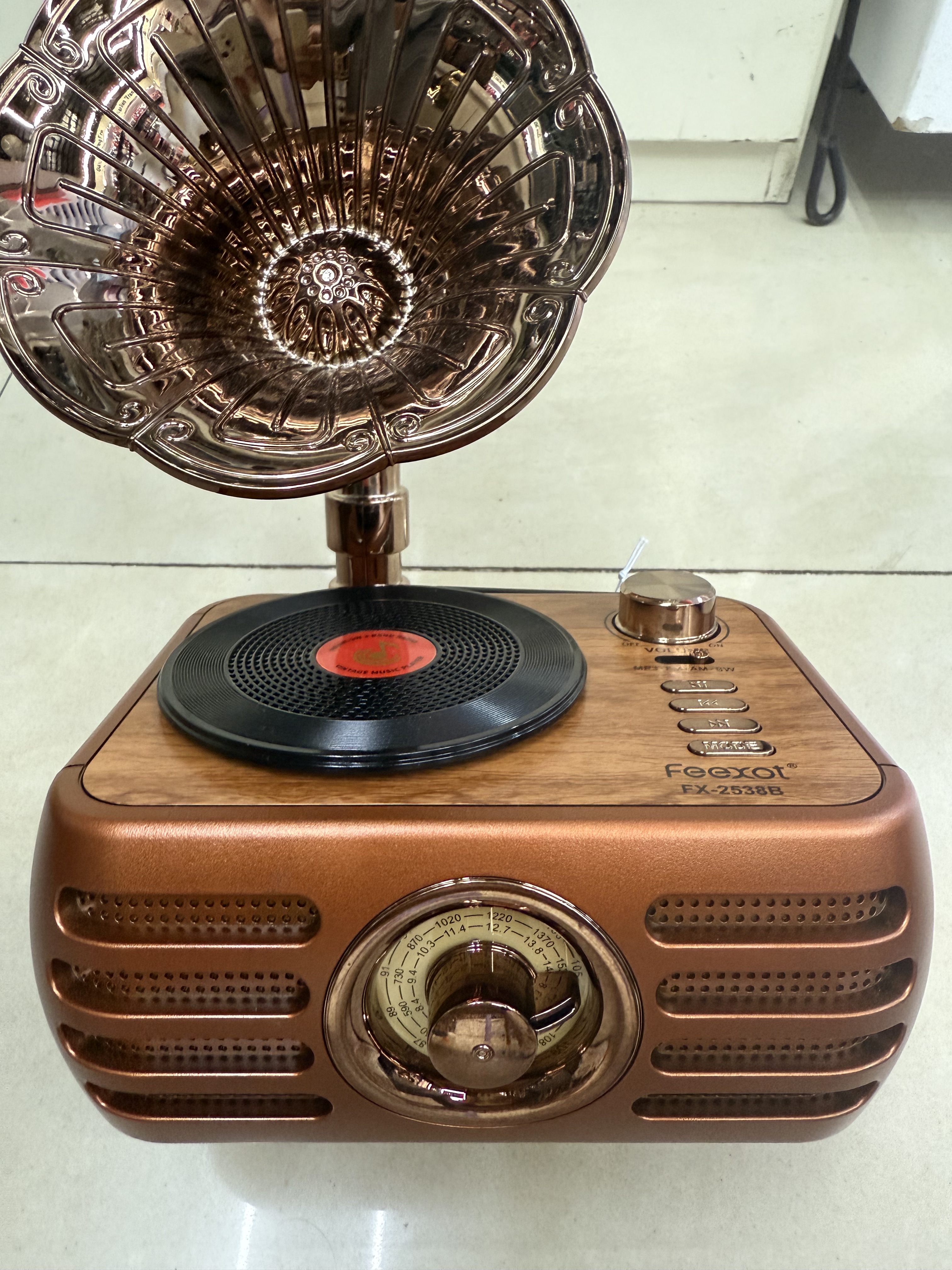 FX-2538B vintage radio Bluetooth speaker, wood grain multi-band multi-functional desktop decoration, phonograph shape, playing music, suitable for gift-giving to the elderly