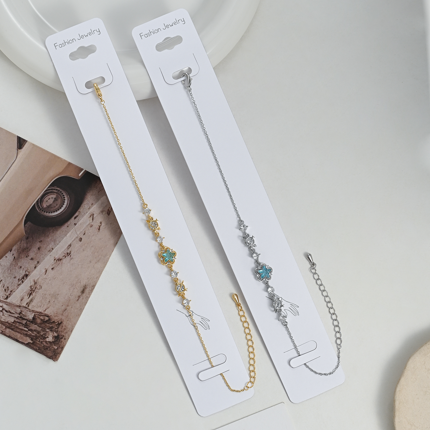 A retro-style, niche, simple and individual hollowed-out five-pointed star design bracelet that is versatile for daily use