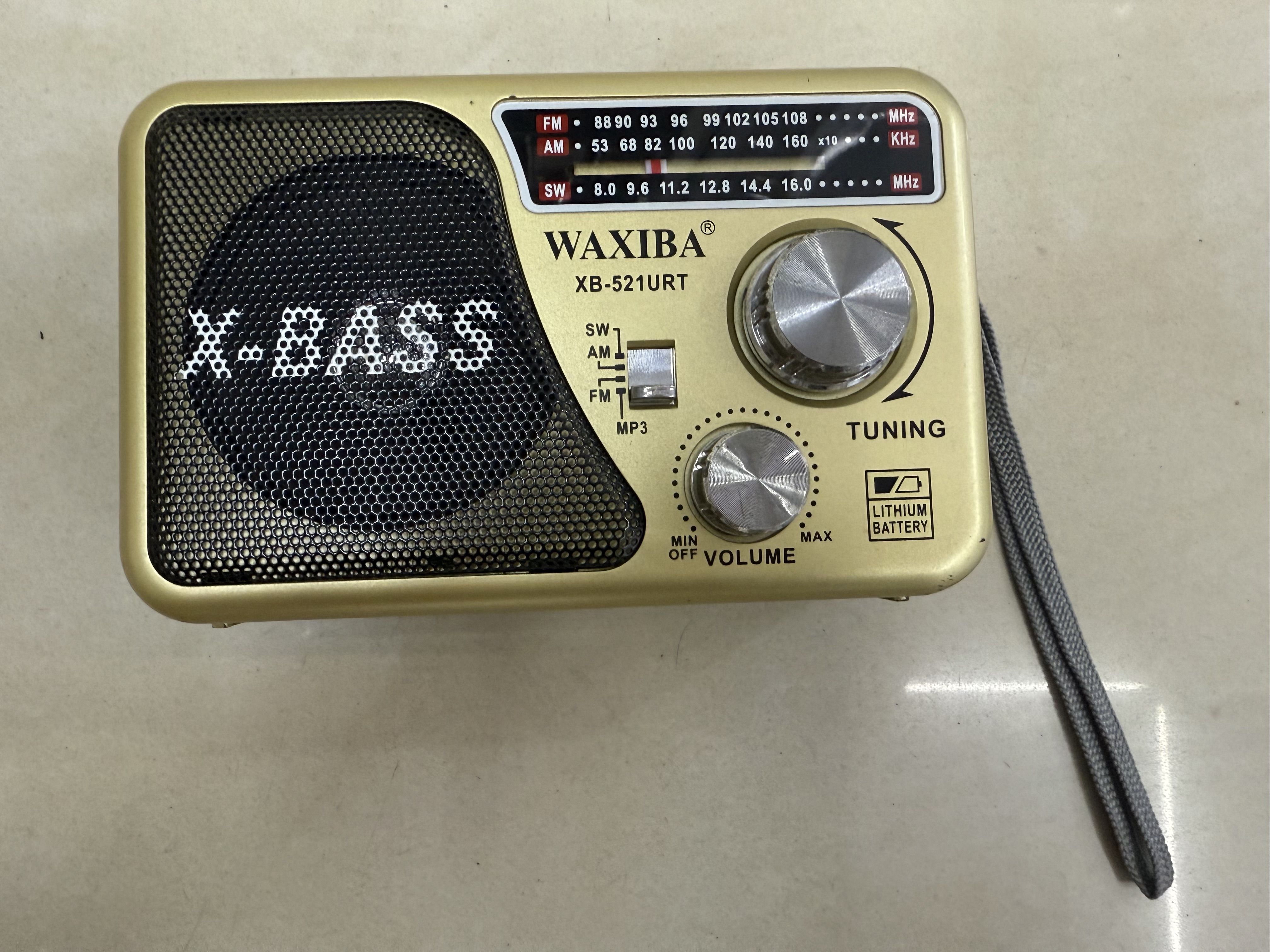 XB-521URT XB-522URT radio clásica metal textura multibanda multifunción escritorio picoteador música USB tarjeta TF para reproducir música carga para ancianos details Picture