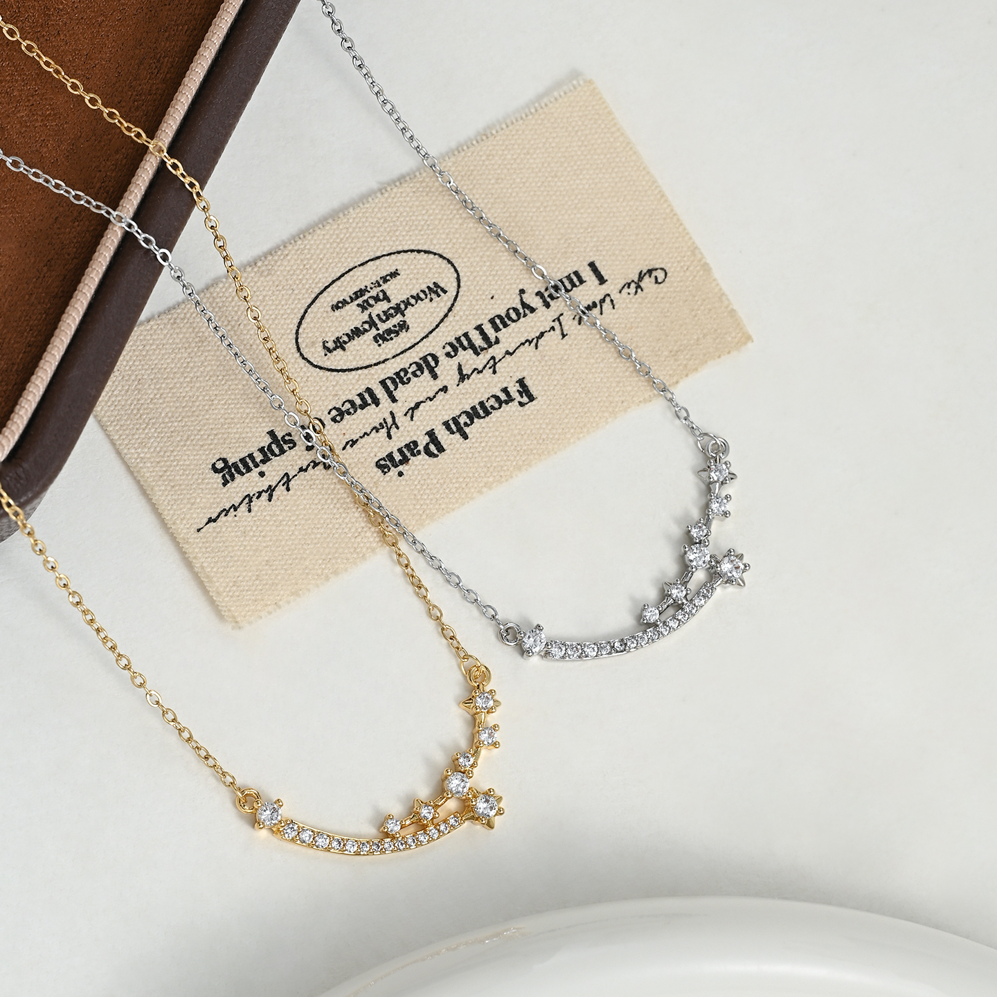 Bai Ling Jewelry, gold and silver dual-color moon and star stainless steel pendant, stone letter necklace, fashionable and versatile gift