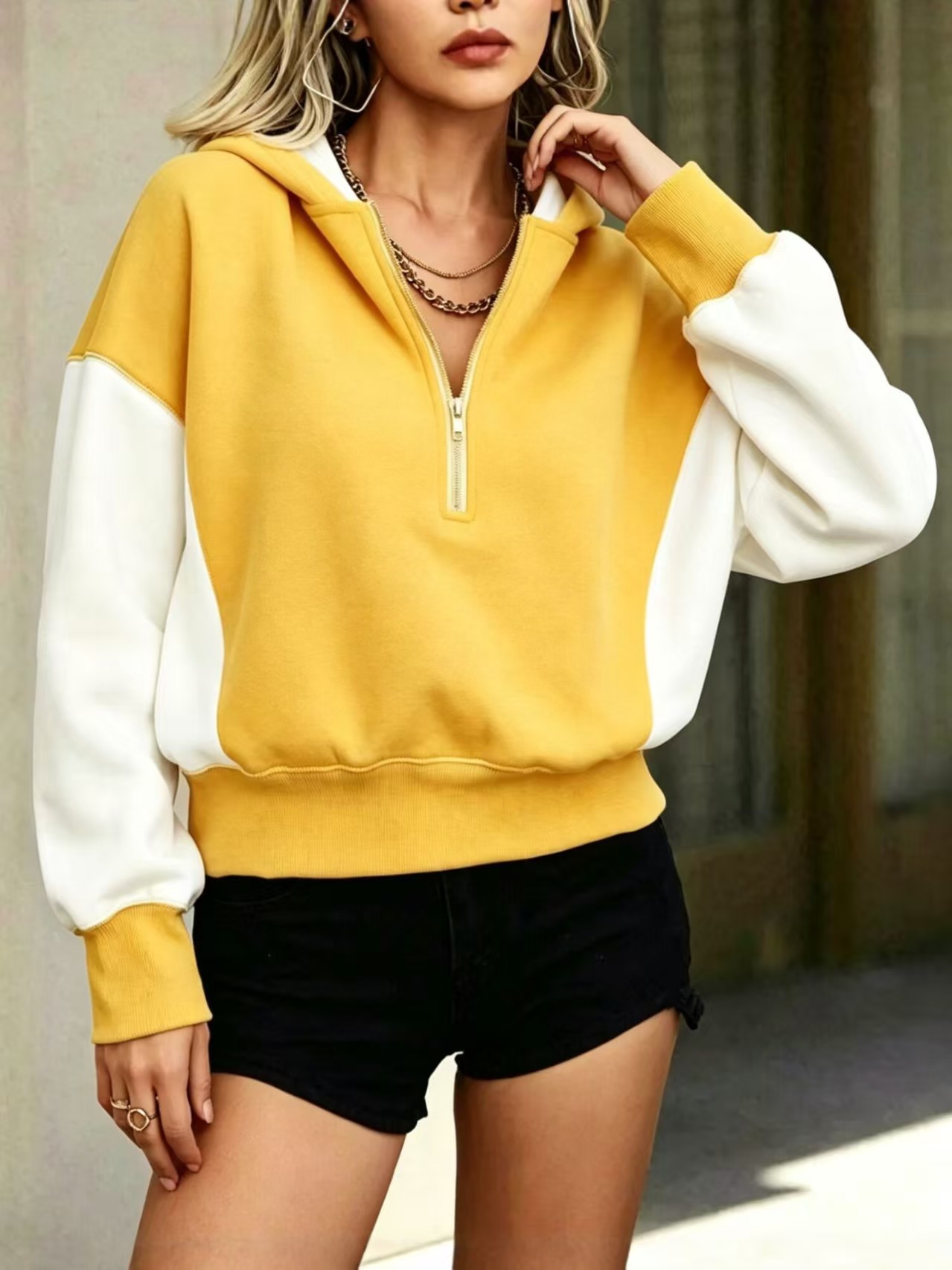 2026 color-blocking half-zipper hooded sweatshirt for women, loose off-the-shoulder, color-blocking casual short hoodie with long sleeves Item Picture