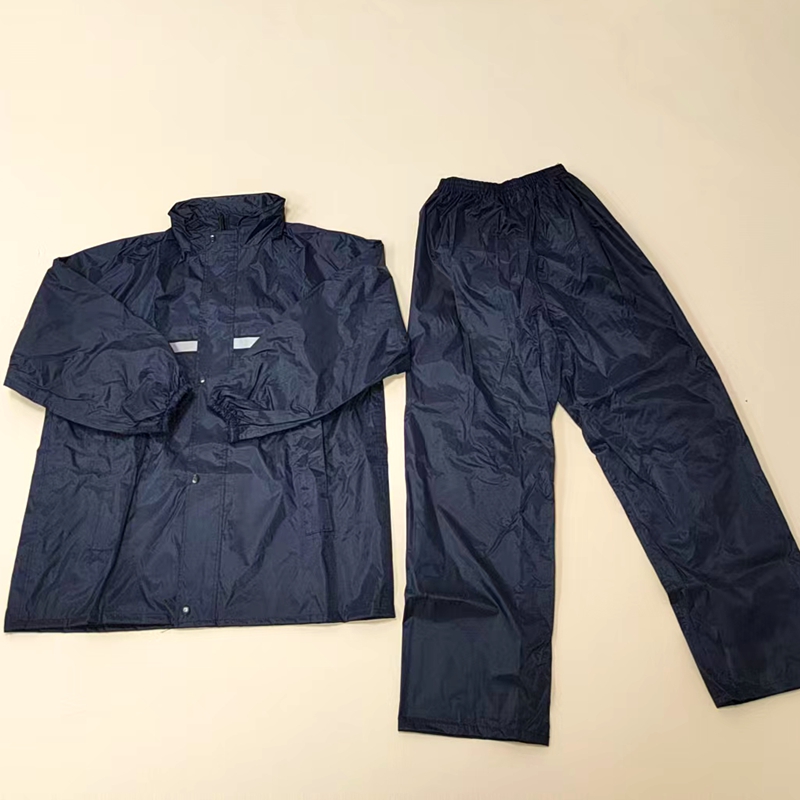 Li Wang Raincoat Polyester double-layer Set Windproof and rainproof Raincoat, wholesale for outdoor cycling, travel and fishing in rainy days Item Picture