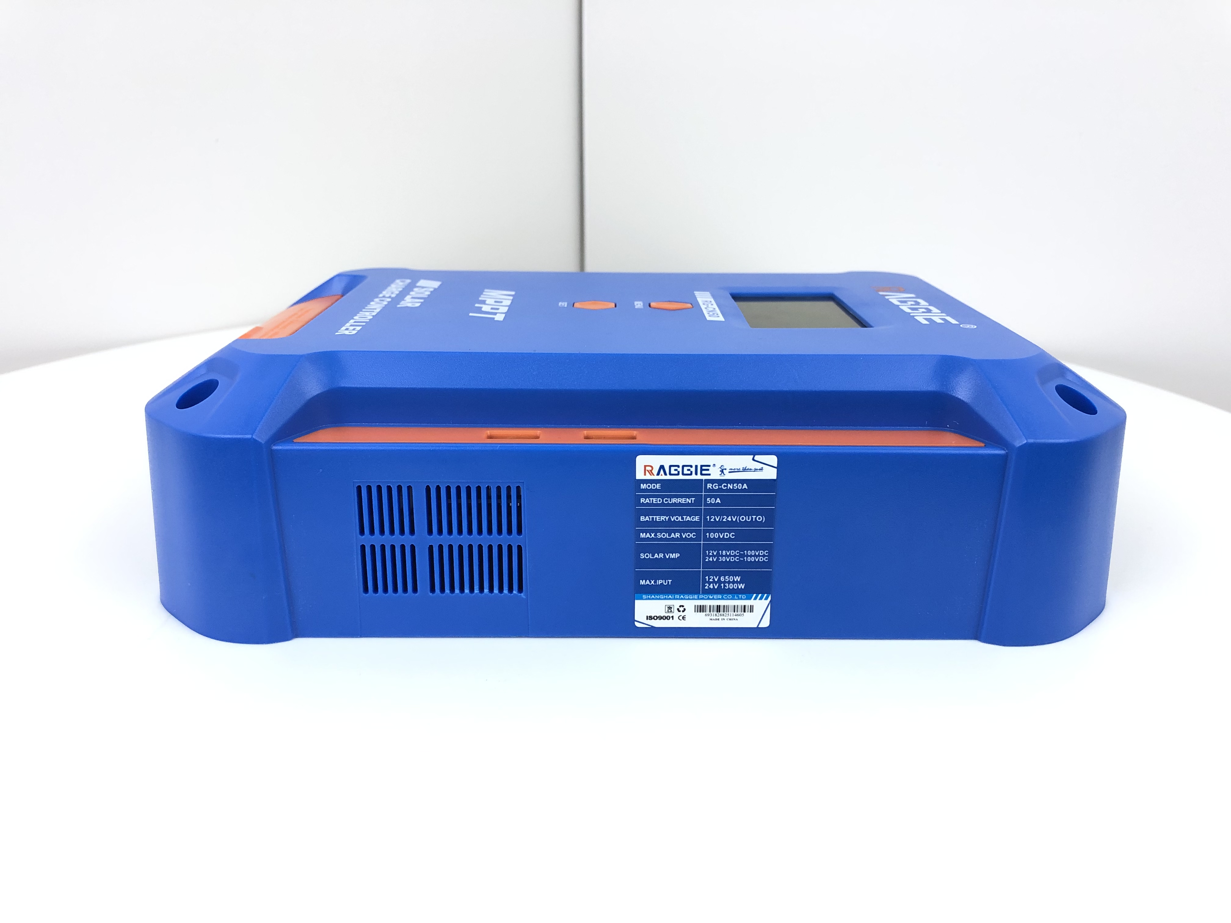 RAGGIE MPPT features 97% efficient charging, 12V and 24V automatic recognition, LCD display, and supports dual USB 50A off-grid photovoltaic controller for lithium iron phosphate Specification image
