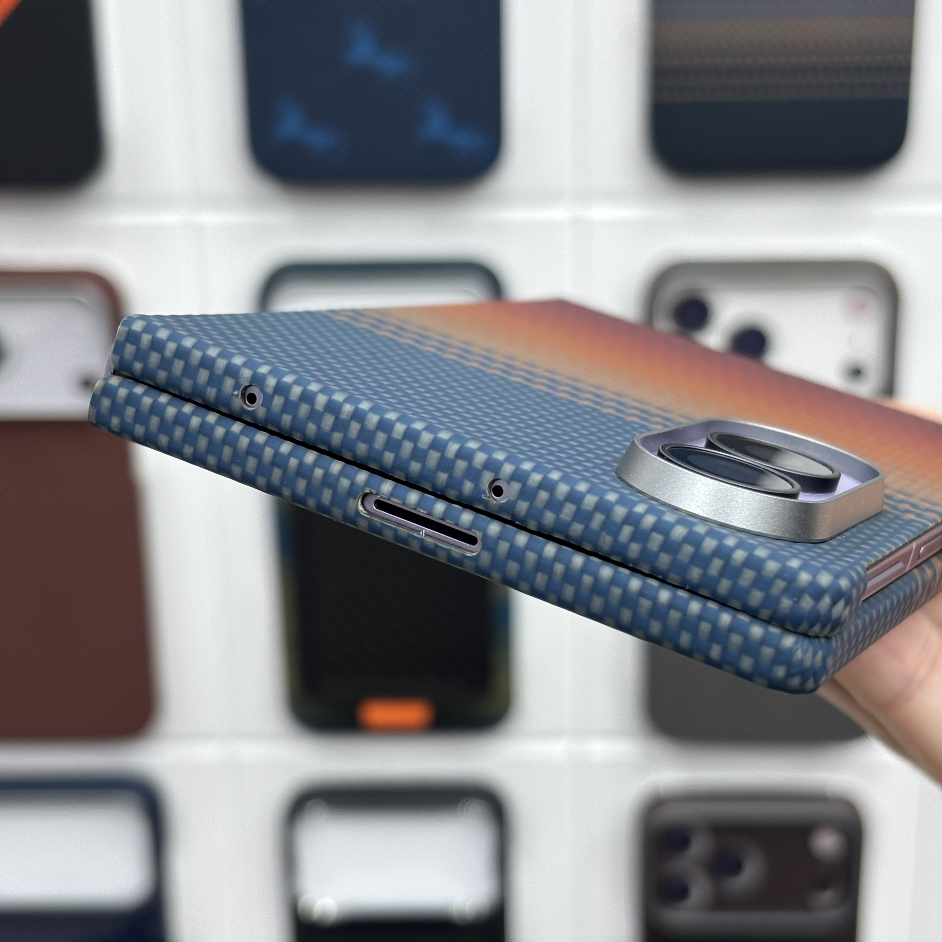 Para samsung Z FOLD8 caso de teléfono de fibra de aramida ultra delgada resistente a arañazos resistente al desgaste no se desvanece kevlar tejido protector caso Application Scenario