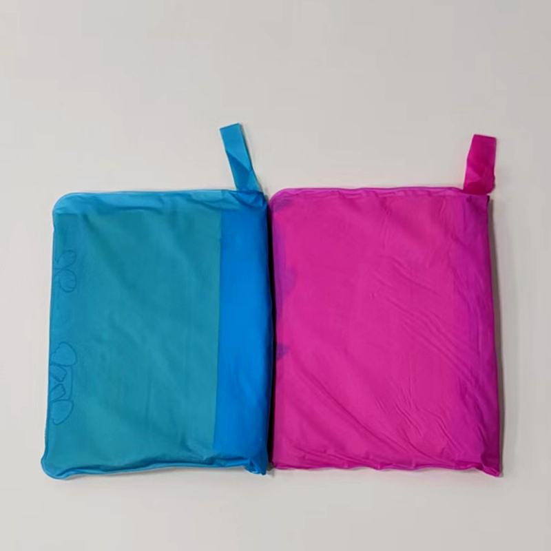 The new PVC material children's schoolbag raincoat from Li Wang is a trendy and fashionable raincoat for going to school and traveling in the rain Specification image