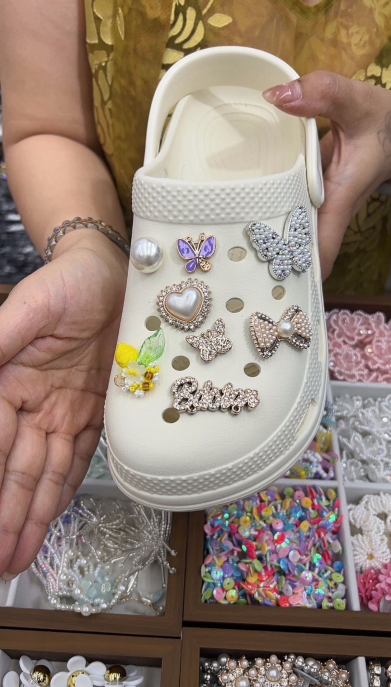 Best-selling Crocs, DIY accessories, exaggerated woven clothing accessories, and free combination of accessories details Picture