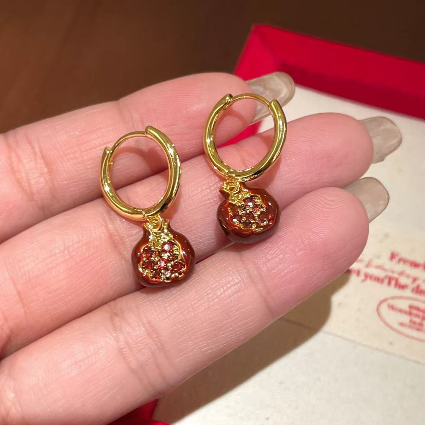 New Chinese-style best-selling, personalized and fashionable ruby and small pomegranate ear studs, bright and versatile Specification image