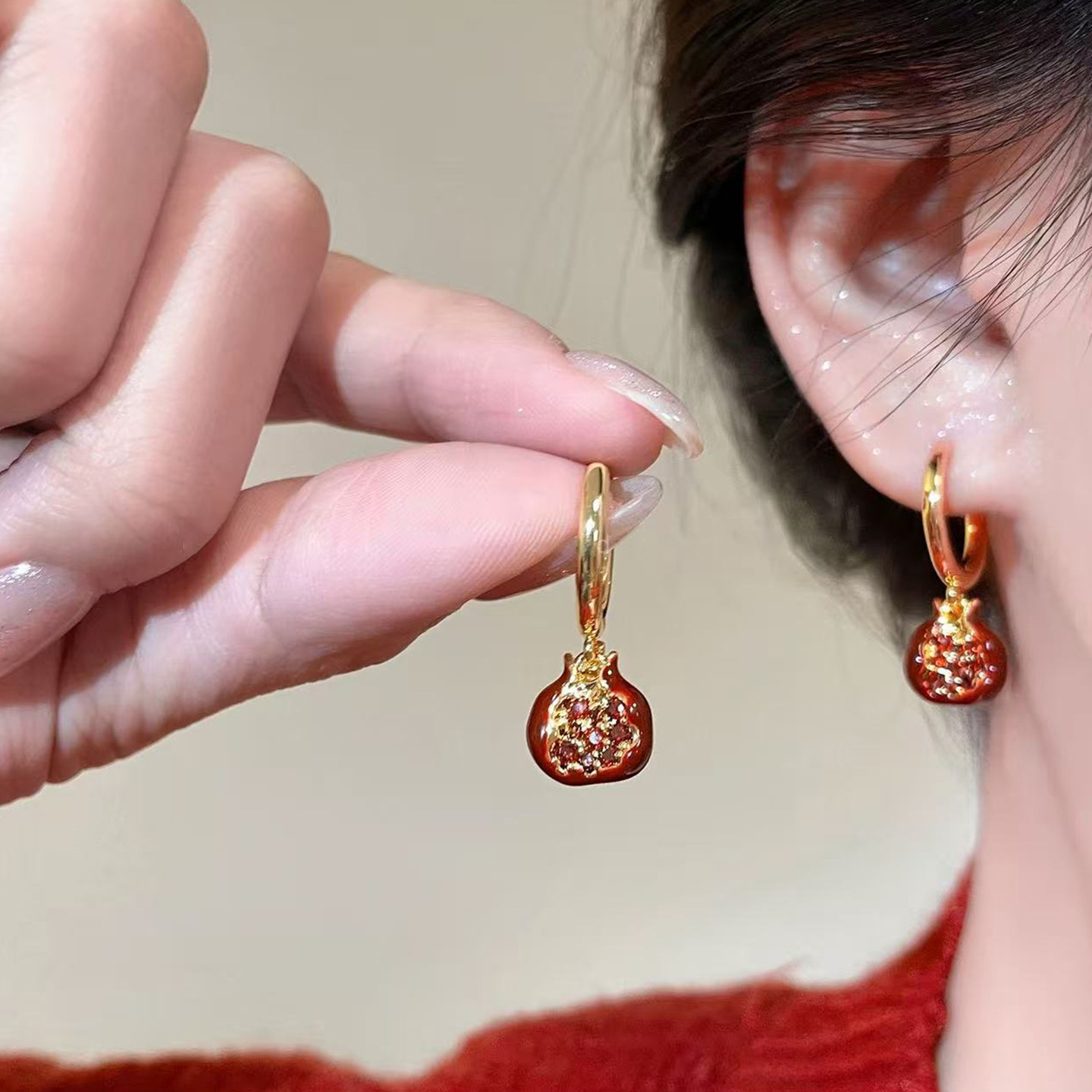 New Chinese-style best-selling, personalized and fashionable ruby and small pomegranate ear studs, bright and versatile Application Scenario