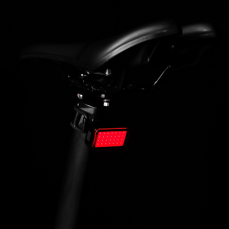 251012 luz trasera USB recargable COB luz trasera bicicleta de montaña luz trasera bicicleta nocturna luz de advertencia de seguridad Application Scenario