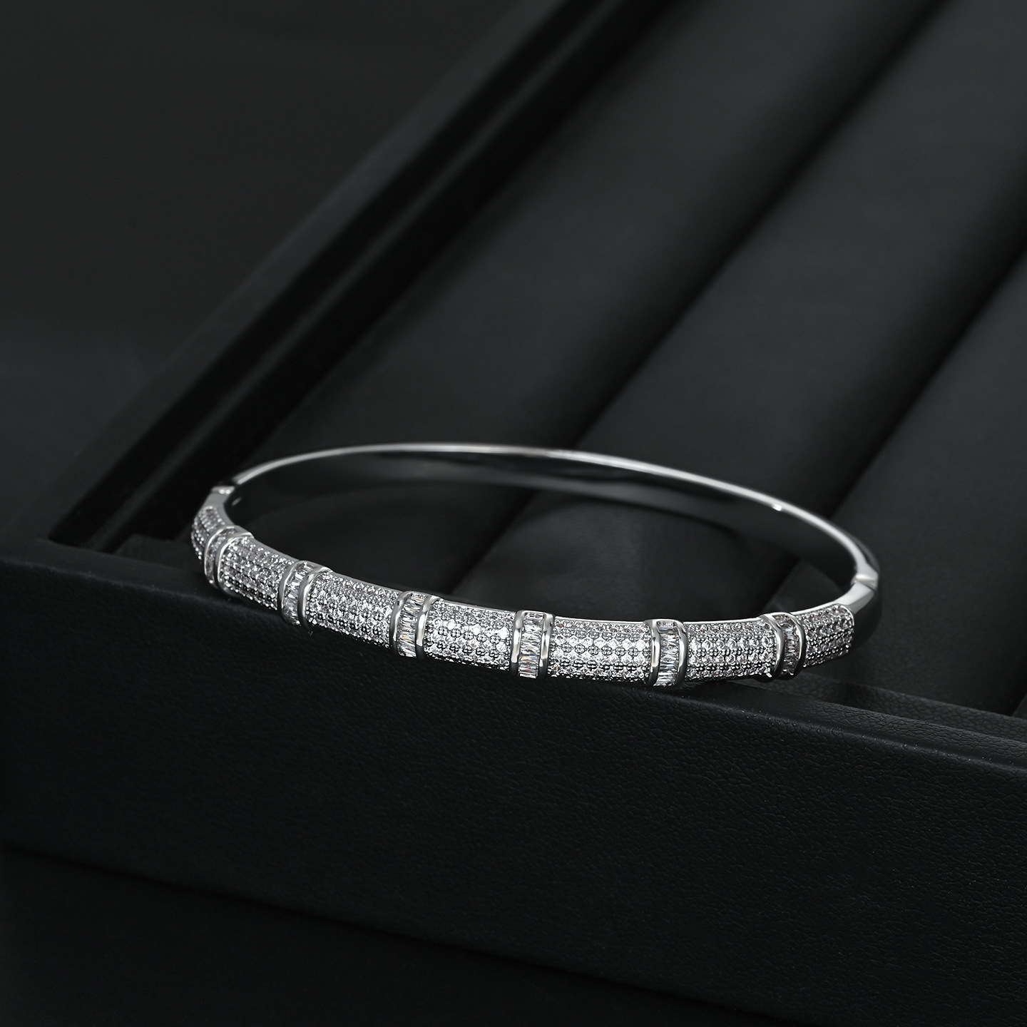 Silver diamond-encrusted jade bracelet, sand gold agate fashionable bracelet, Korean version simple and versatile accessory gift for women Item Picture