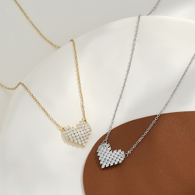 Full diamond heart-shaped golden necklace for women, closely set with small diamonds, full heart pendant, fine O-chain, sweet and light luxury collarbone chain supply full image