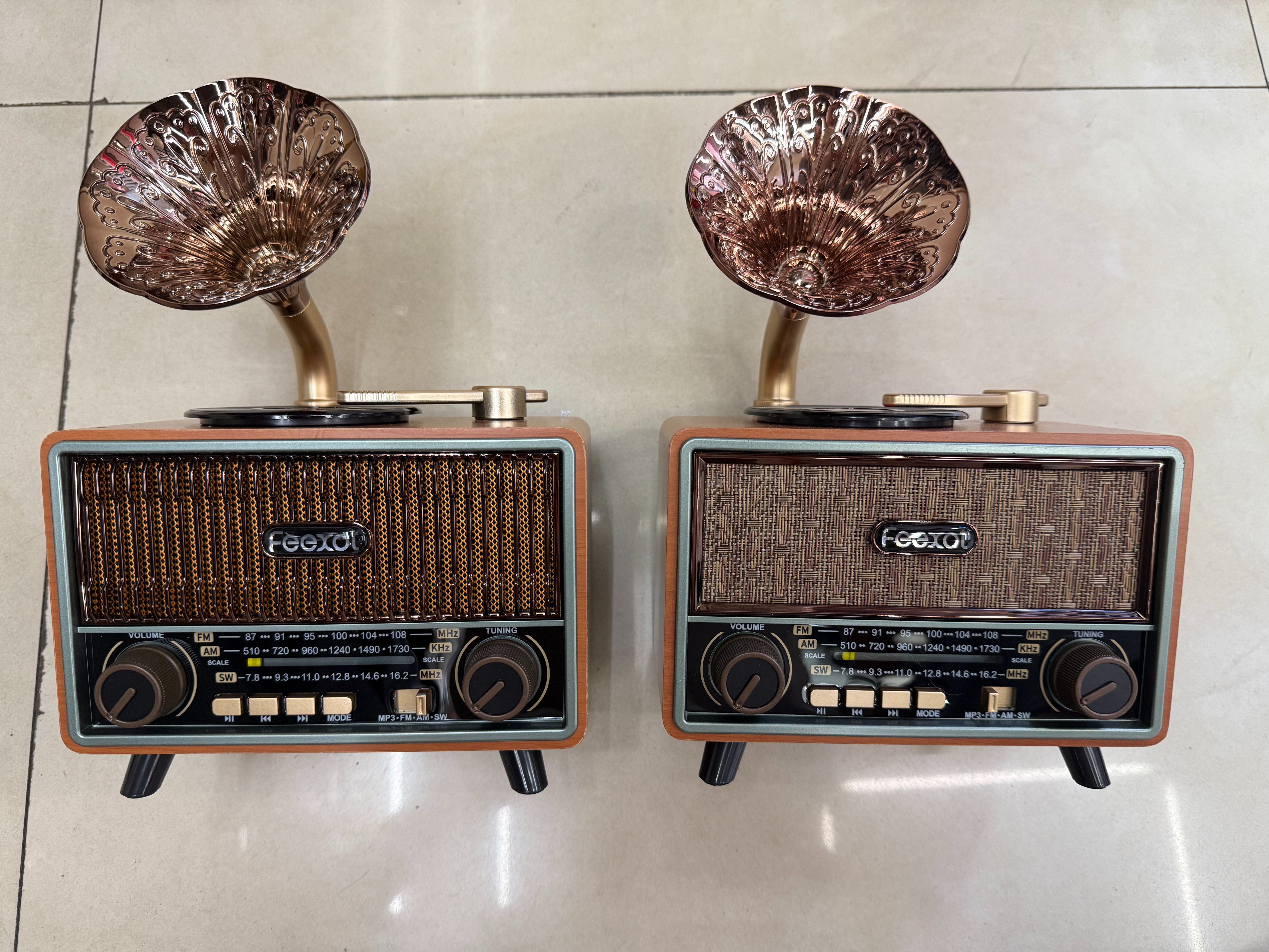 FX-2611BT, FX-2613BT vintage radio, Bluetooth speaker, wood grain, multi-band, multi-functional desktop decoration, phonograph shape, playing music, suitable for gifting to the elderly