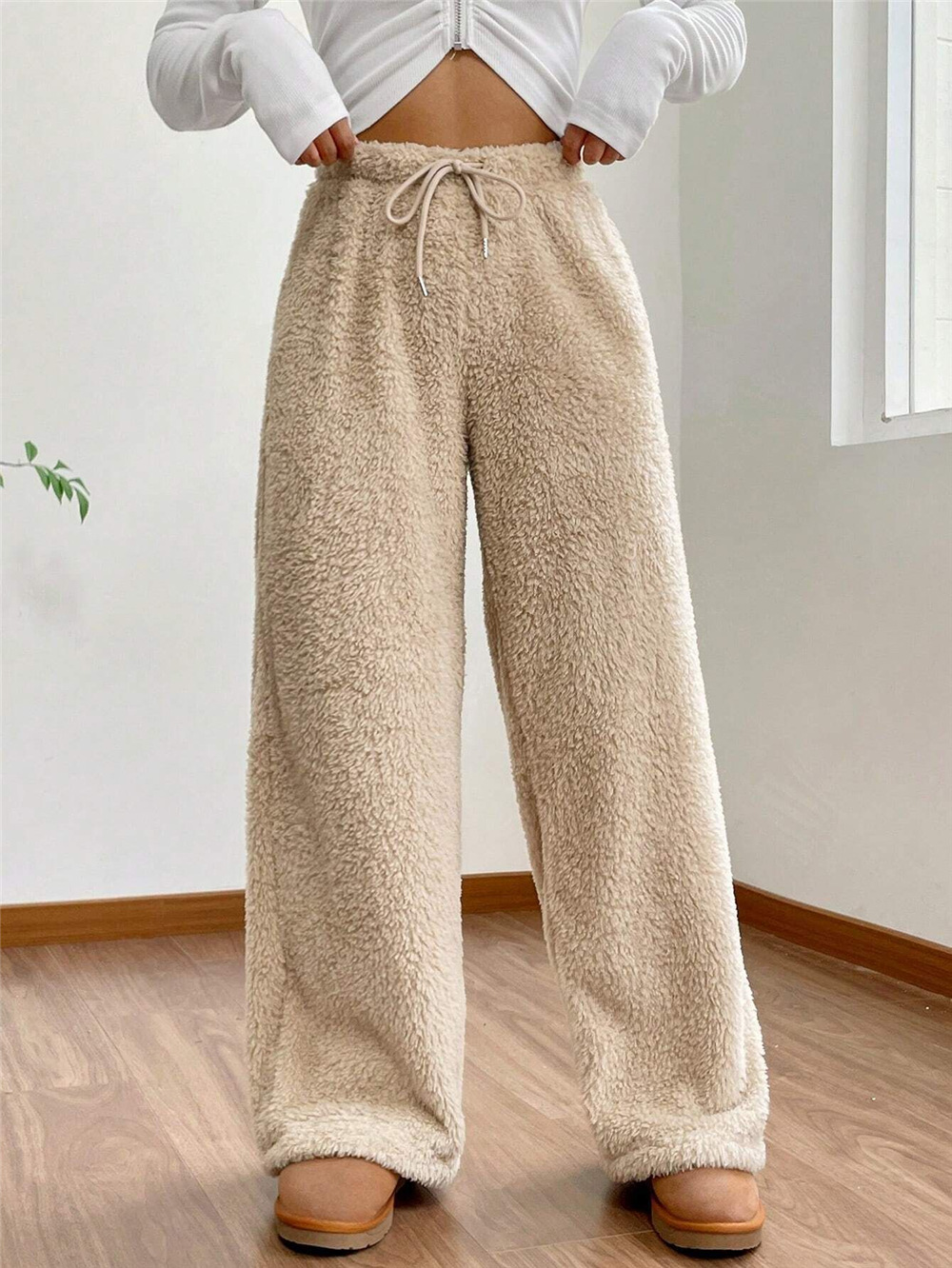Europa y Estados Unidos comercio exterior de las mujeres sudaderas nuevo otoño invierno color sólido cintura alta peluche pantalones casuales sueltos shu peluche pantalones calientes mujeres Application Scenario