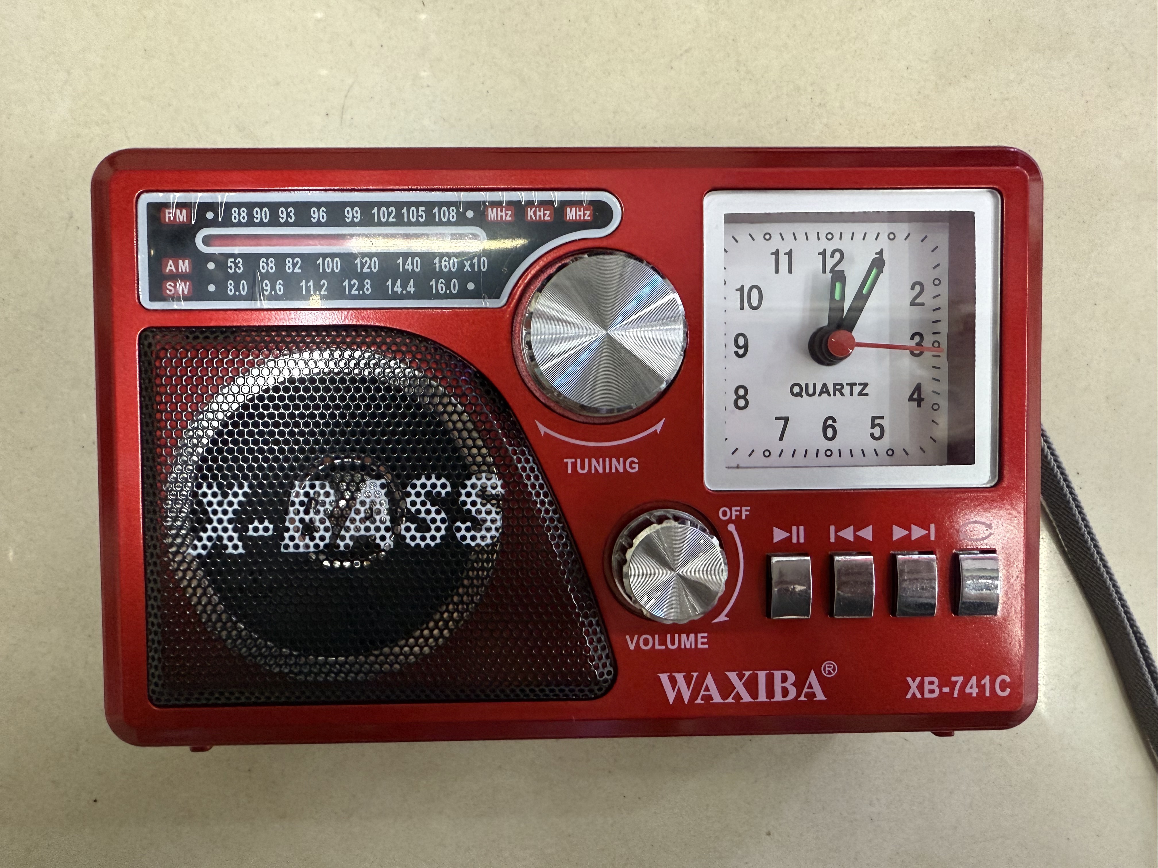 XB-741C Classic radio with light, watch, metallic texture, multi-band, multi-functional desktop ornament, USB music, TF card for playing music, suitable for the elderly full image