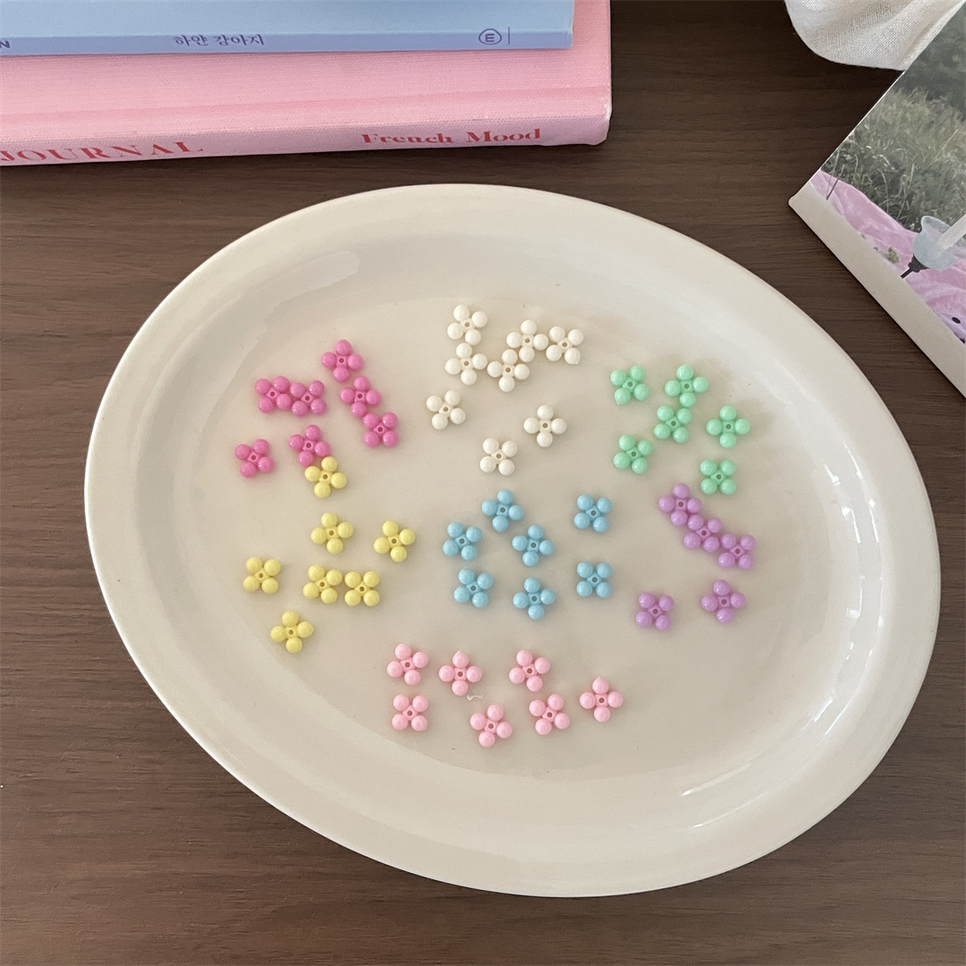 Chen Ming's acrylic solid color round polka dot beads, straight hole beads, loose beads, DIY handmade hair accessory Application Scenario