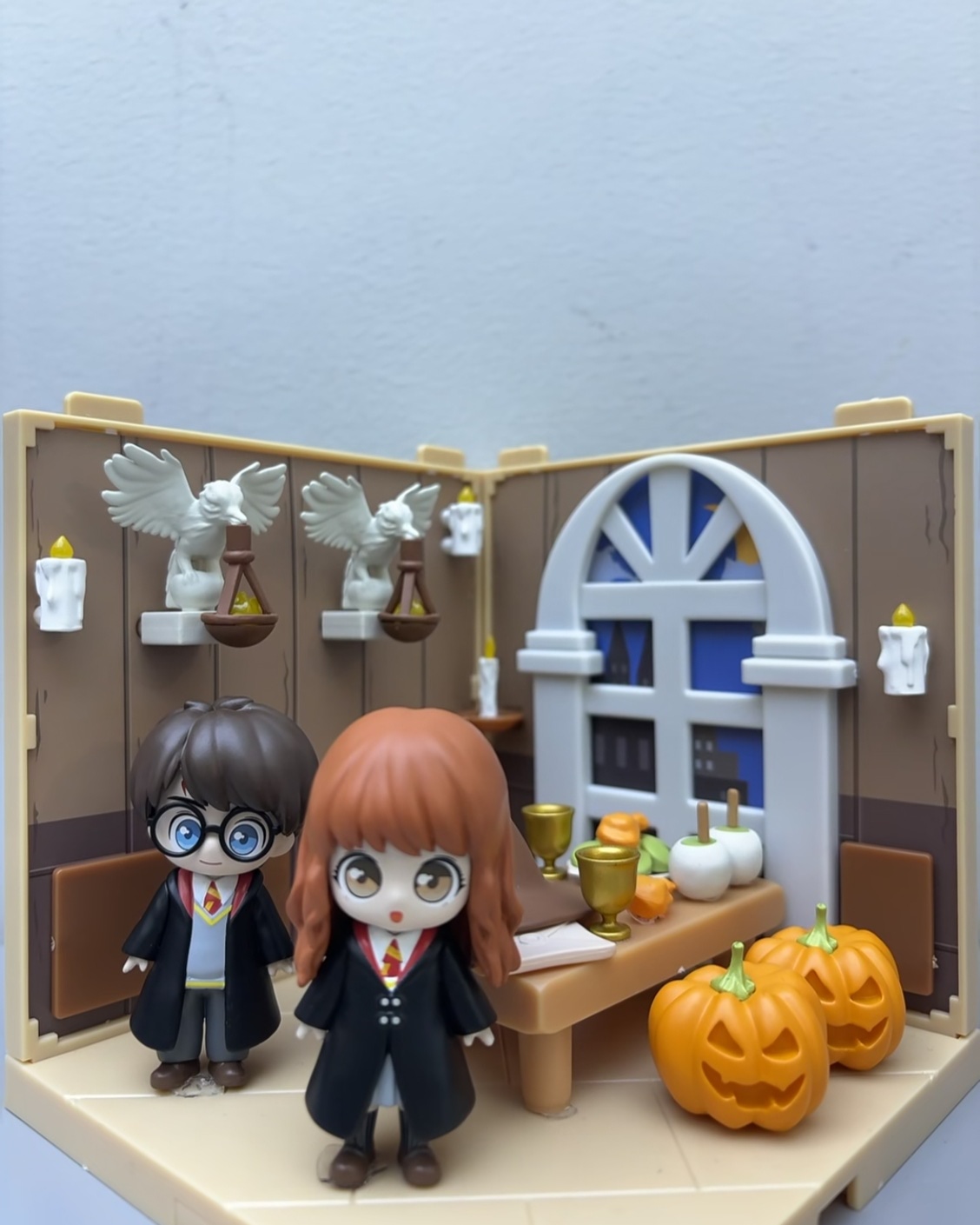 Modelo de montaje de la serie harry potter y la piedra mágica - auditorio de hogwarts Item Picture