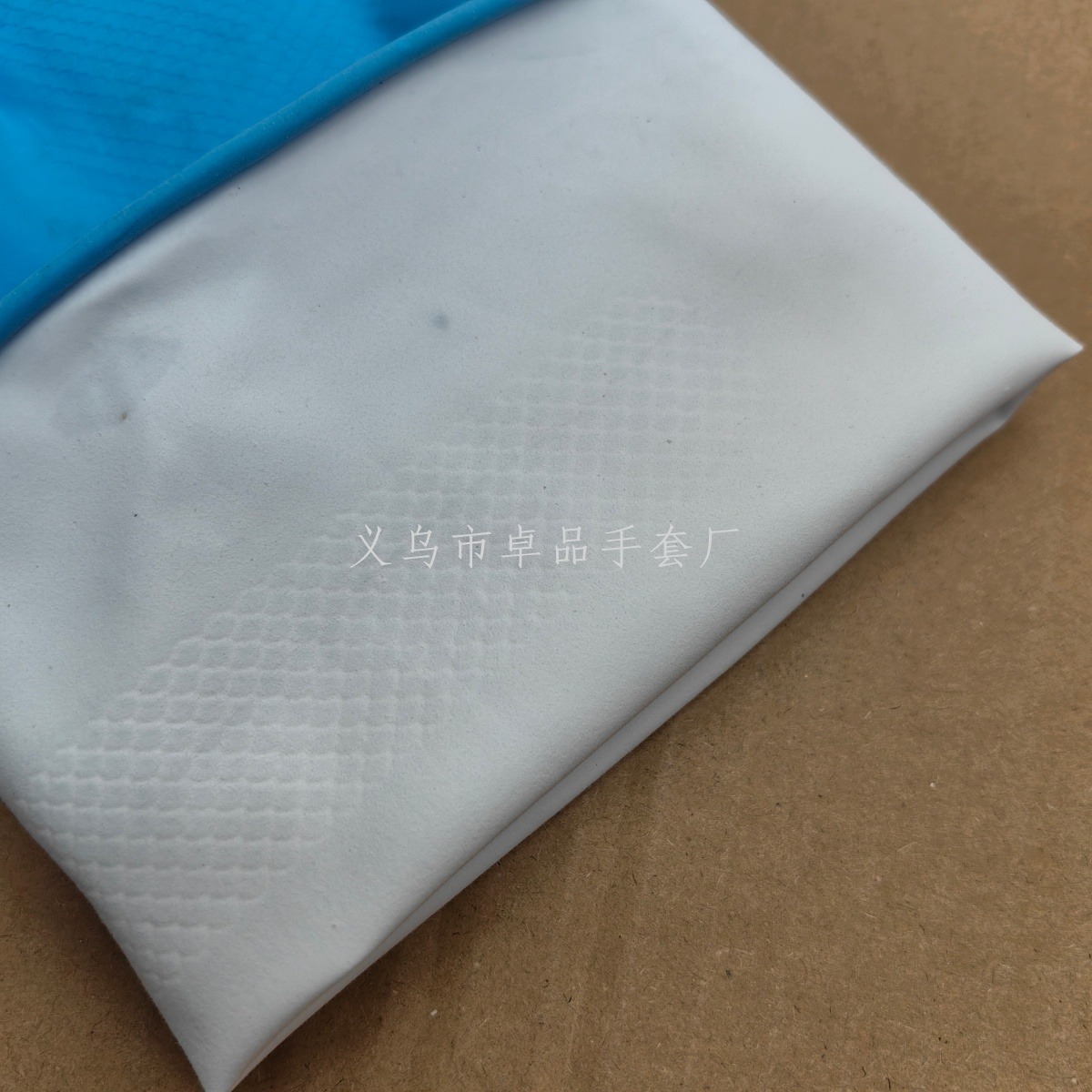 Wholesale of four-season waterproof household, kitchen, dishwashing and laundry gloves with color spray fleece and immersion fleece for foreign trade pic 7