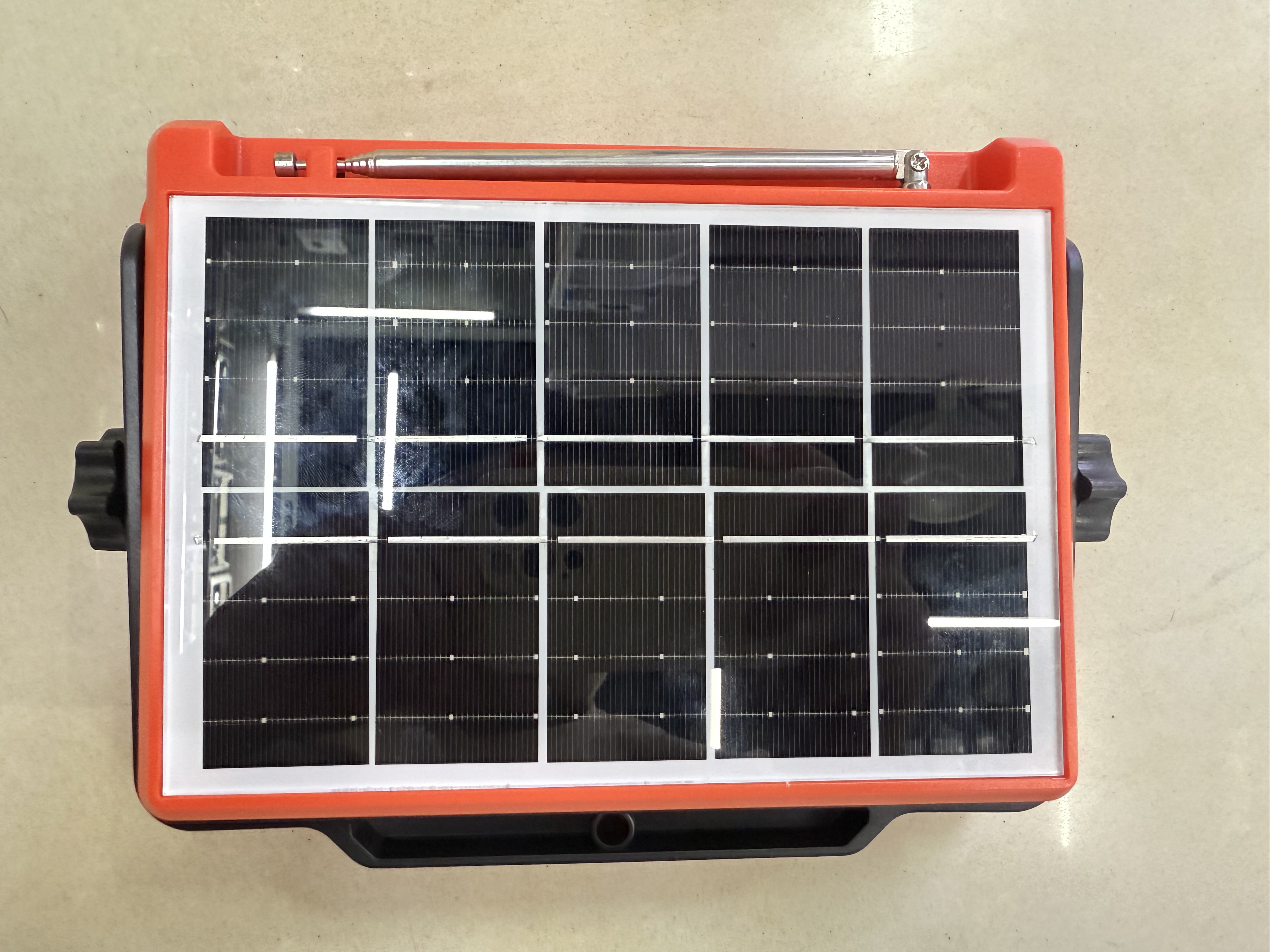 The XB-918 solar panel radio with a light can be used for illumination in the wild, camping, outdoor equipment, emergency disaster relief, FM Bluetooth speaker, USBTF card to play music, external power supply, and multi-functional photovoltaic panel Specification image