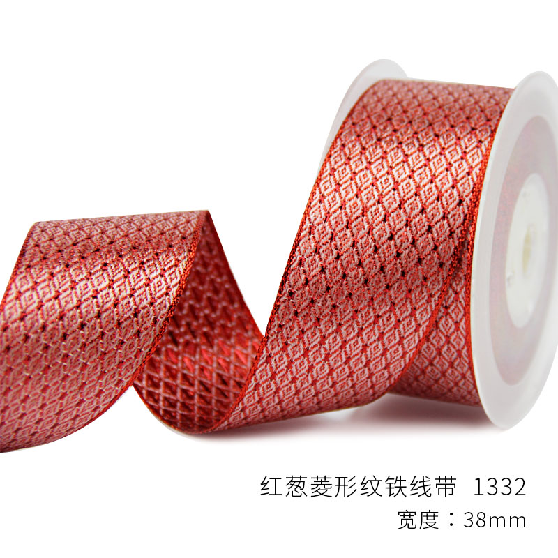 Item No. : 1332 Christmas Gift Packaging Decoration DIY Red Onion Diamond-shaped Christmas Webbing (Size 25) 3.8cm details Picture