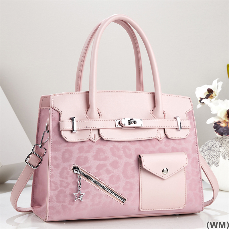 The new leopard print women's bag, hand-held shoulder and crossbody mom bag from Meifang Bag and Yiding Bag Industry is fashionable and versatile Item Picture