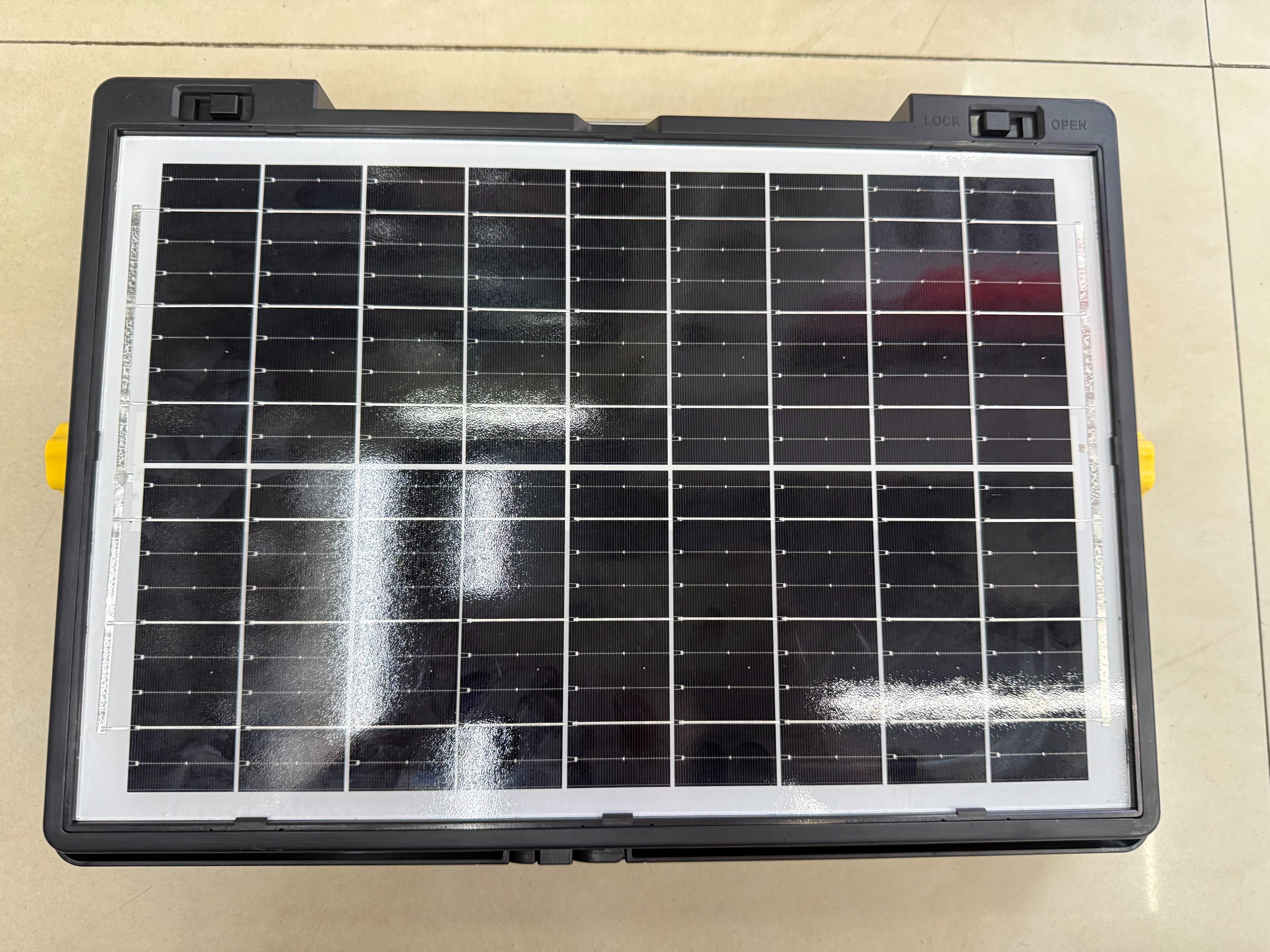 The XB-922BT-C solar panel radio with a light can be used for illumination in the wild, camping, outdoor equipment, emergency disaster relief, FM Bluetooth speaker, USBTF card for playing music, and can be discharged externally. It is a multi-functional photovoltaic panel Specification image