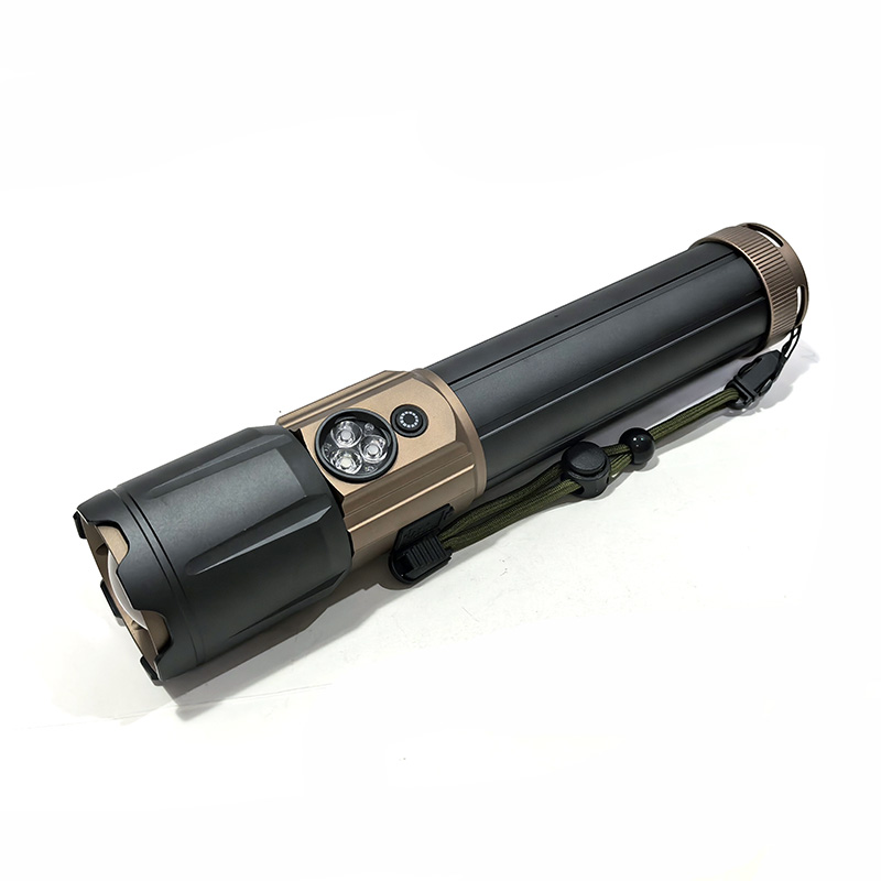 Q31 Long high-intensity flashlight, high-intensity white laser flashlight, multi-functional telescopic aluminum alloy flashlight, high-intensity laser cannon, high-brightness focusing flashlight Application Scenario