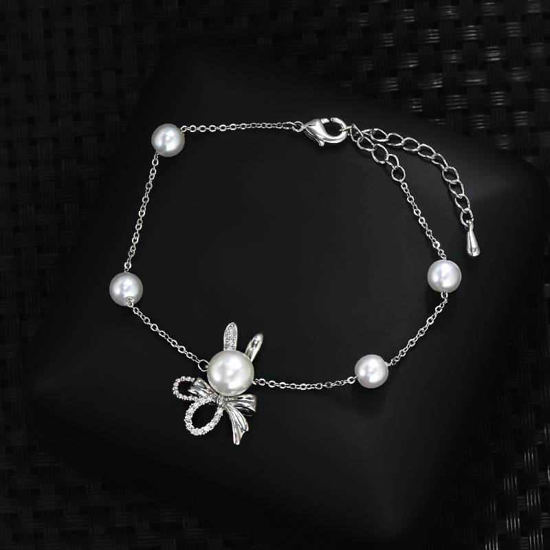 Gentle rabbit pearl adjustable bracelet, a sweet commuting date accessory that exudes grace for girls Item Picture