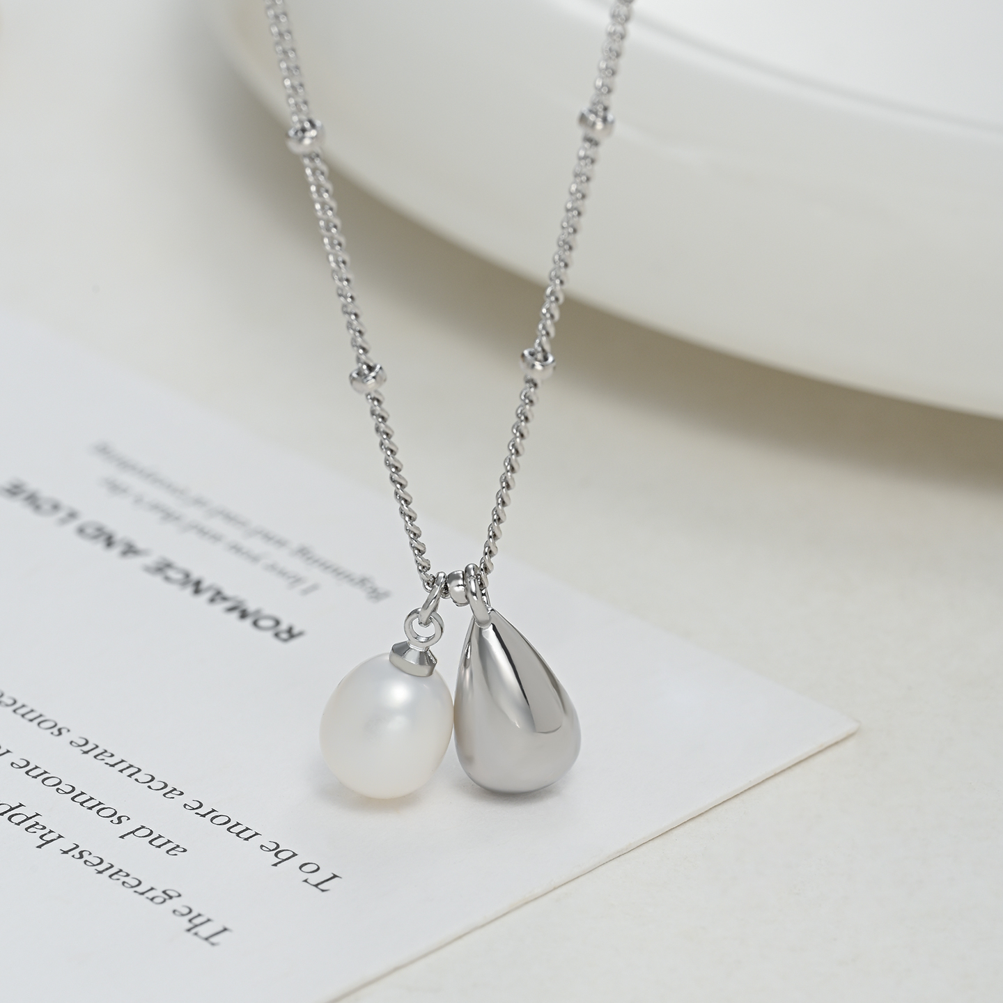 French metal water drop double pendant necklace for women, simple and elegant, gentle commuting style, collarbone chain accessory Item Picture