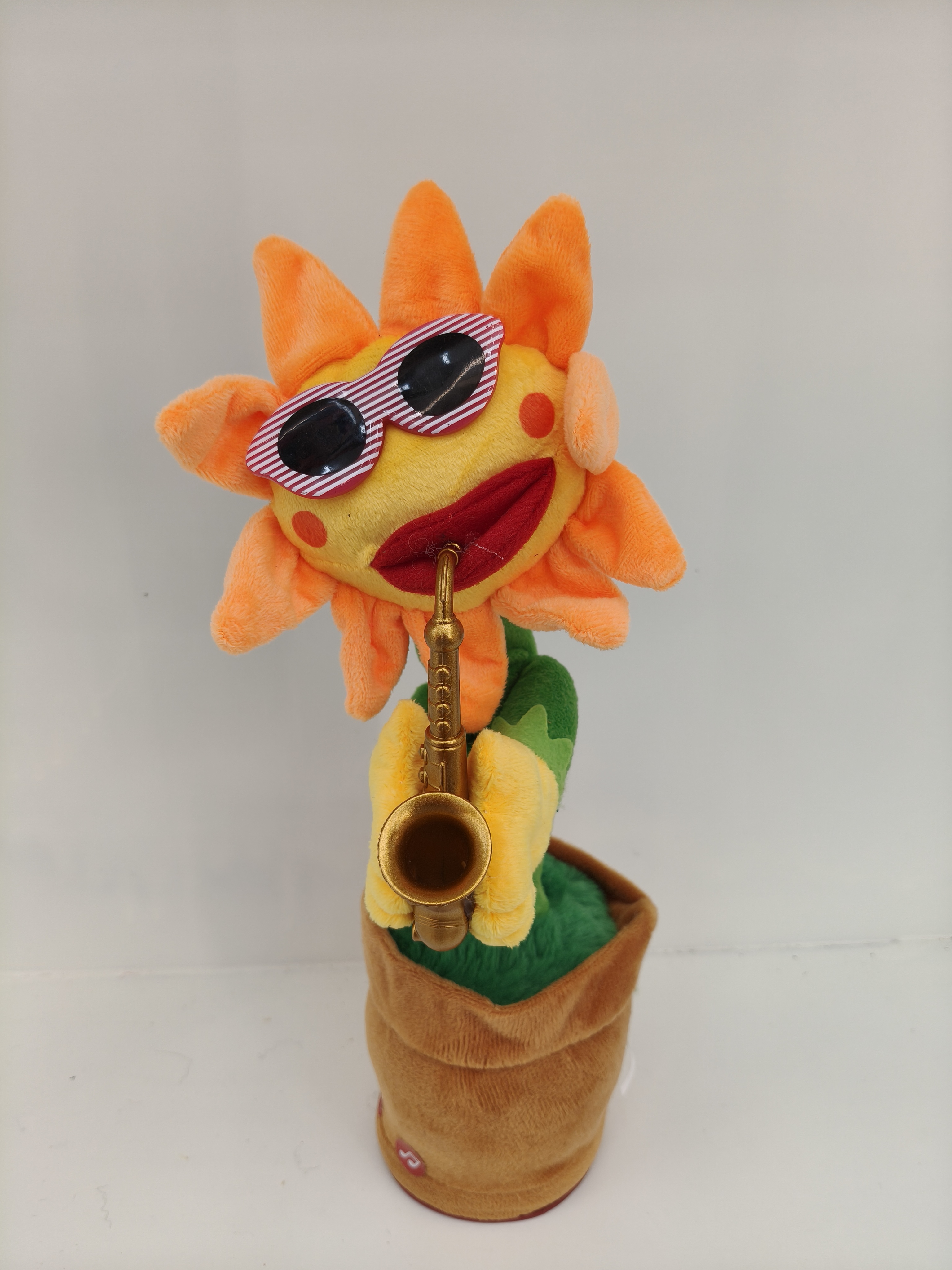 The enchanting flower cactus, with Musical Instruments, can twist and sing, accompanies toys, children's gifts Application Scenario