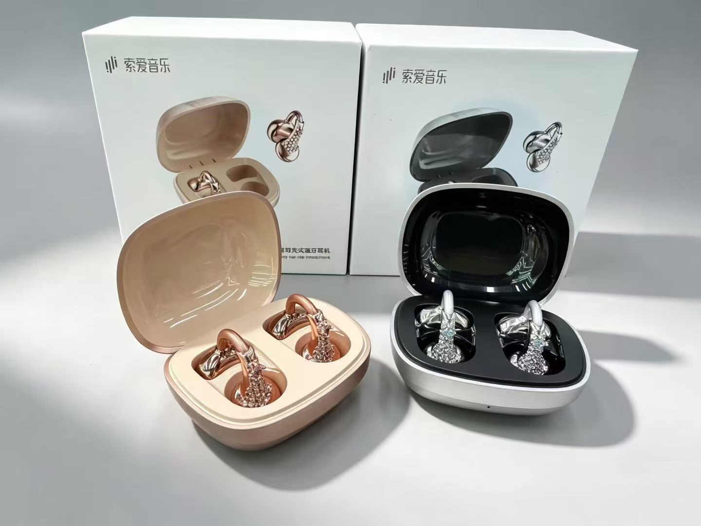Gold and silver diamond-encruted in-ear Bluetooth noise-cancelling wireless headphones owsx5s offer a fashionable headphone experience Specification image