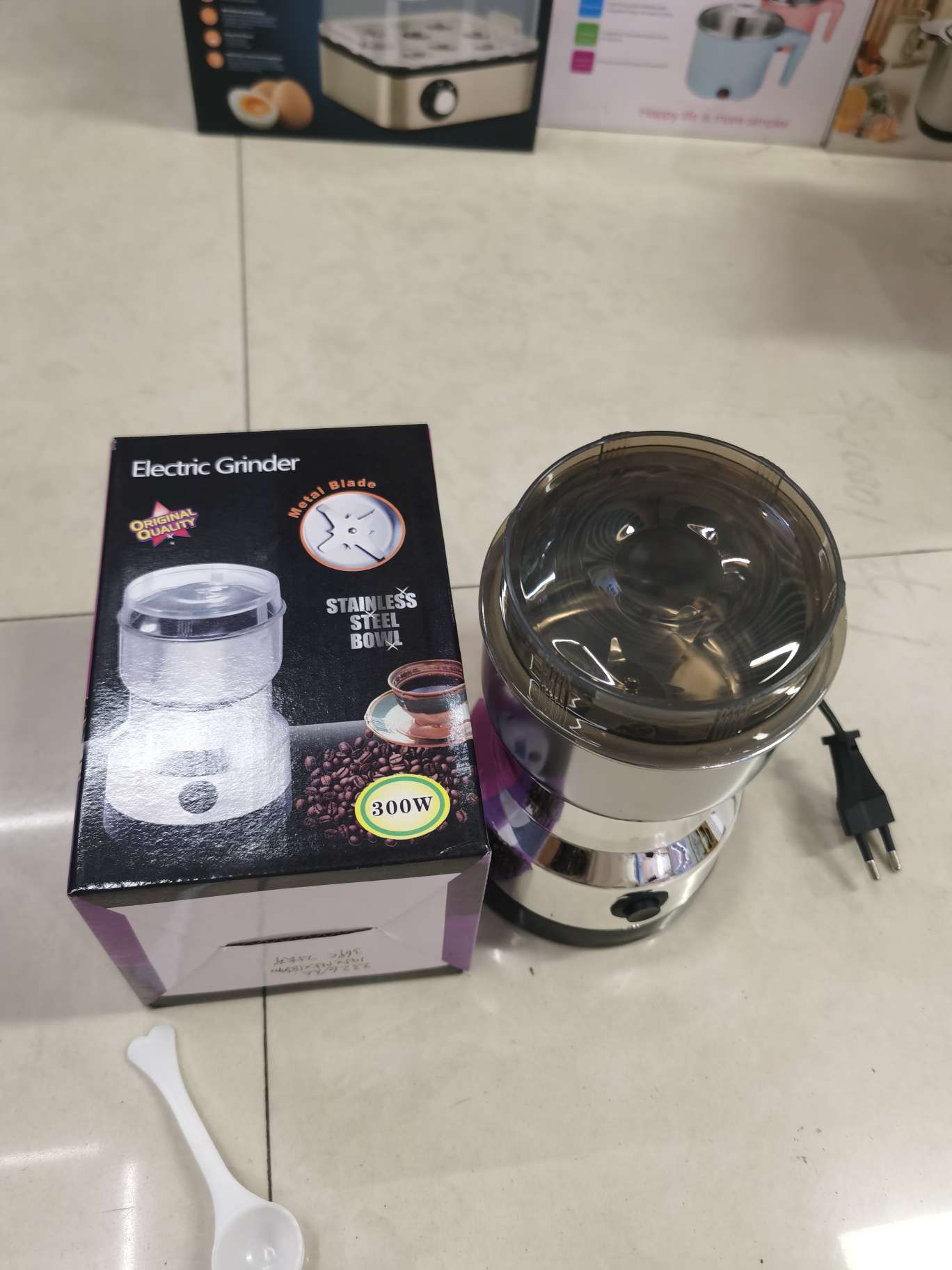 Cross-border foreign trade household small coffee grinder, medicinal material pulverizer, powder grinder, electric mixer, bean grinder Application Scenario