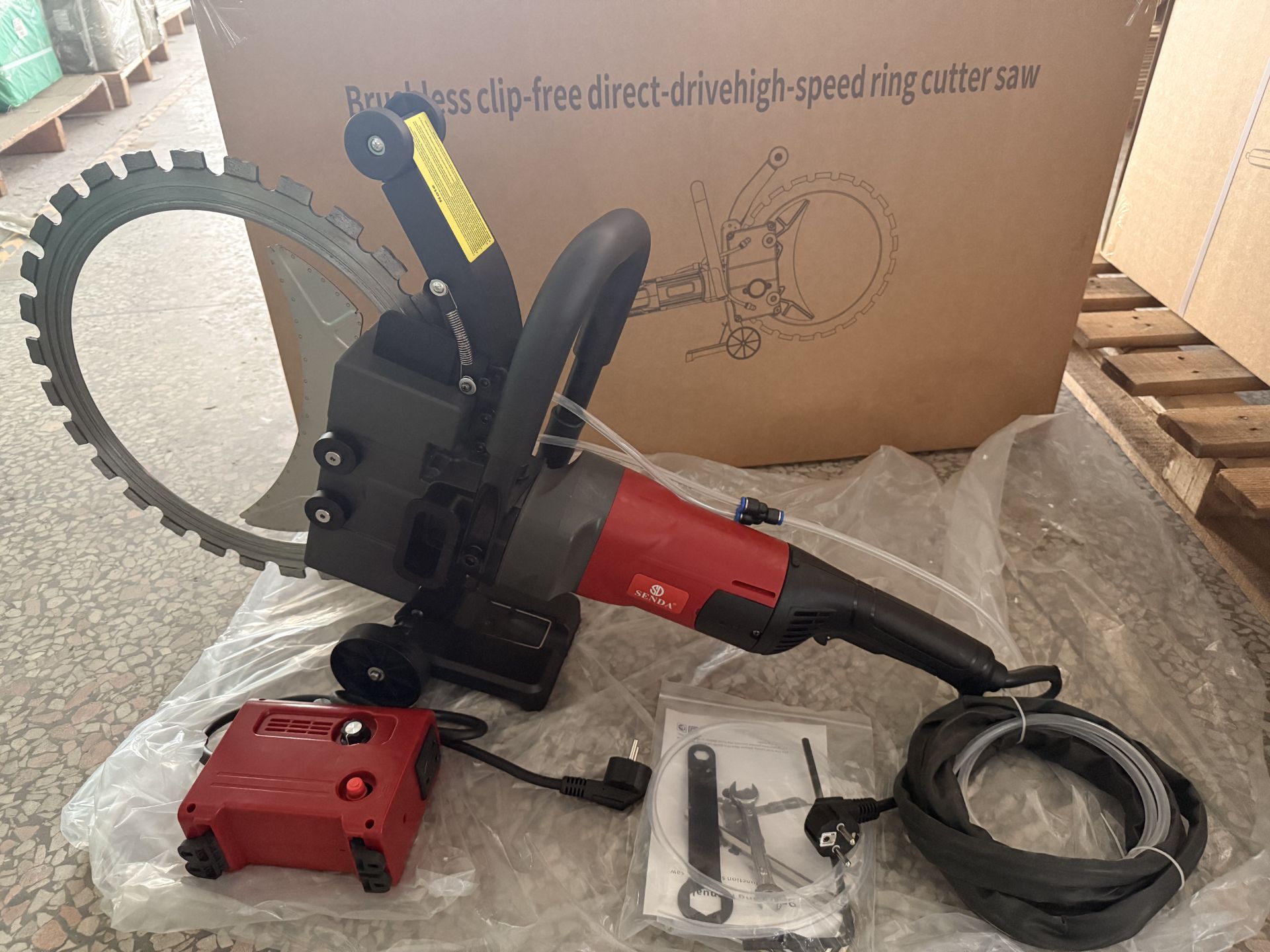 The multi-functional garden tools, electric ring saw, cutting machine, chainsaw, lawn mower, saw push table, are suitable for home gardening