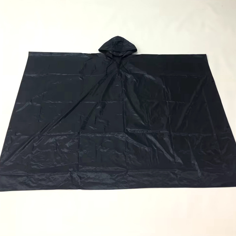 Li Wang's new polyester thickened adult cloak and raincoat for hiking, cycling, wind and rain protection wholesale and direct sales Application Scenario