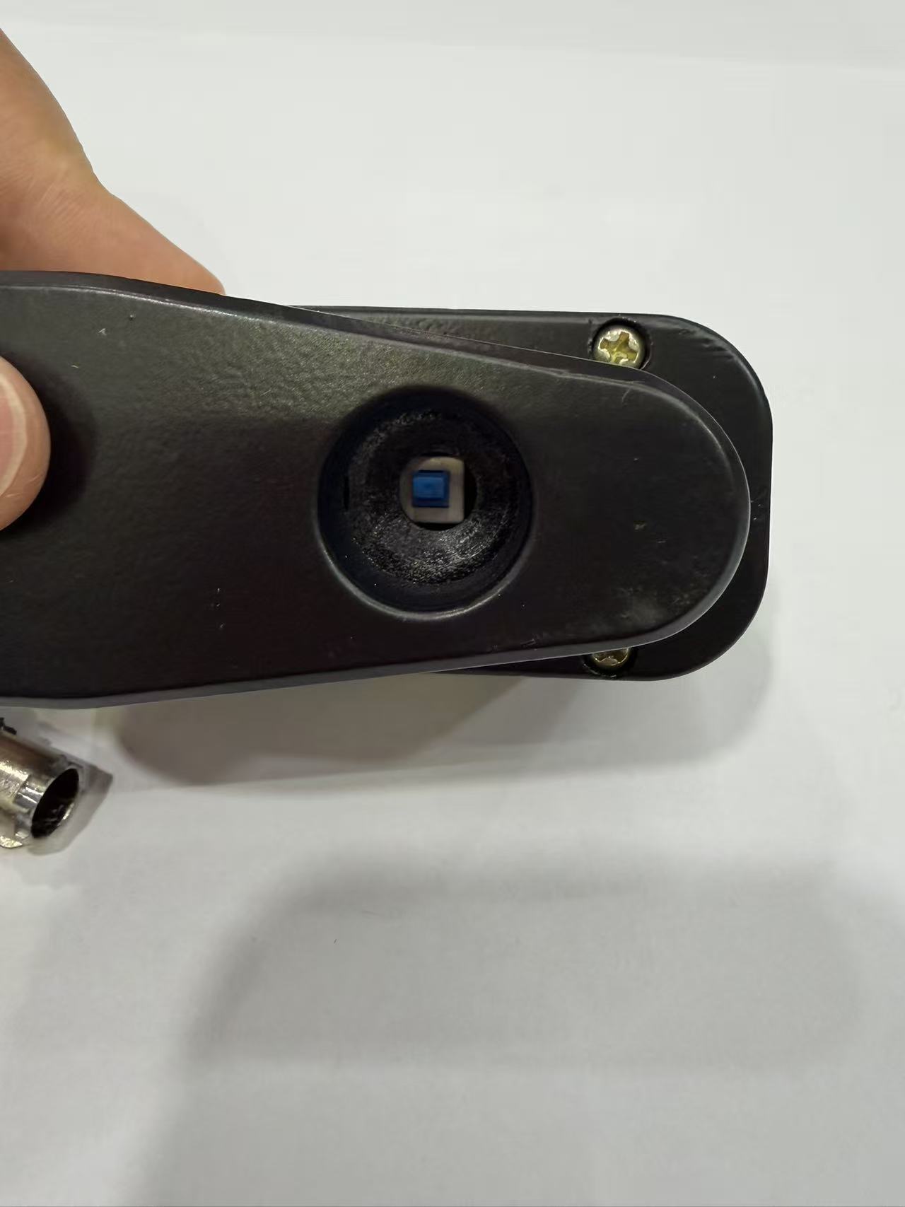 Multi-functional car floor lock, black alarm disc brake lock with two keys, car air pump, snow shovel, portable parking anti-theft products Specification image