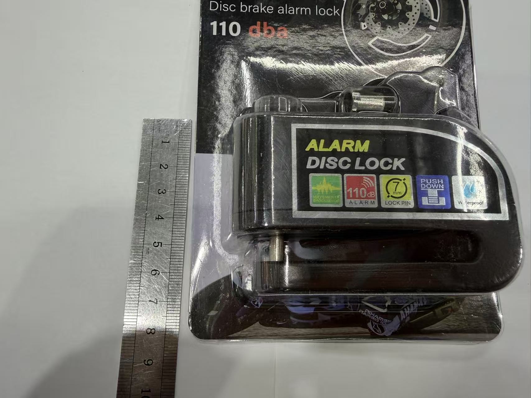 Multi-functional car floor lock, black alarm disc brake lock with two keys, car air pump, snow shovel, portable parking anti-theft products Application Scenario