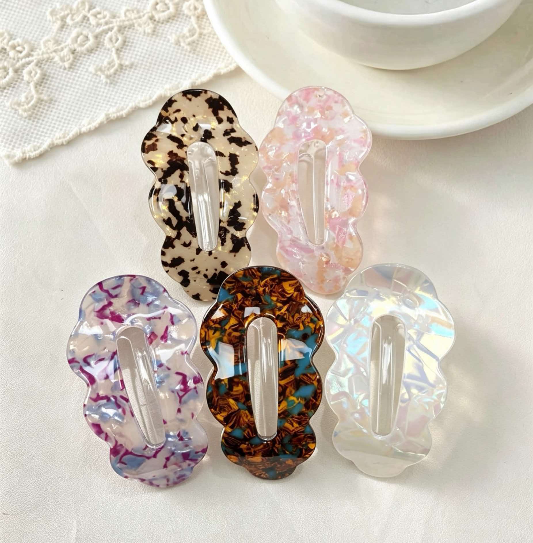 A new imported cloud lace hair clip from South Korea, exuding a high-end and elegant feminine charm