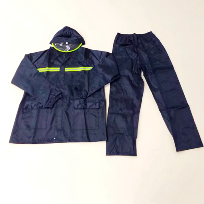 Li Wang's new Oxford fabric adult reflective raincoat set, outdoor travel, travel, cycling, windproof and rainproof raincoat Application Scenario