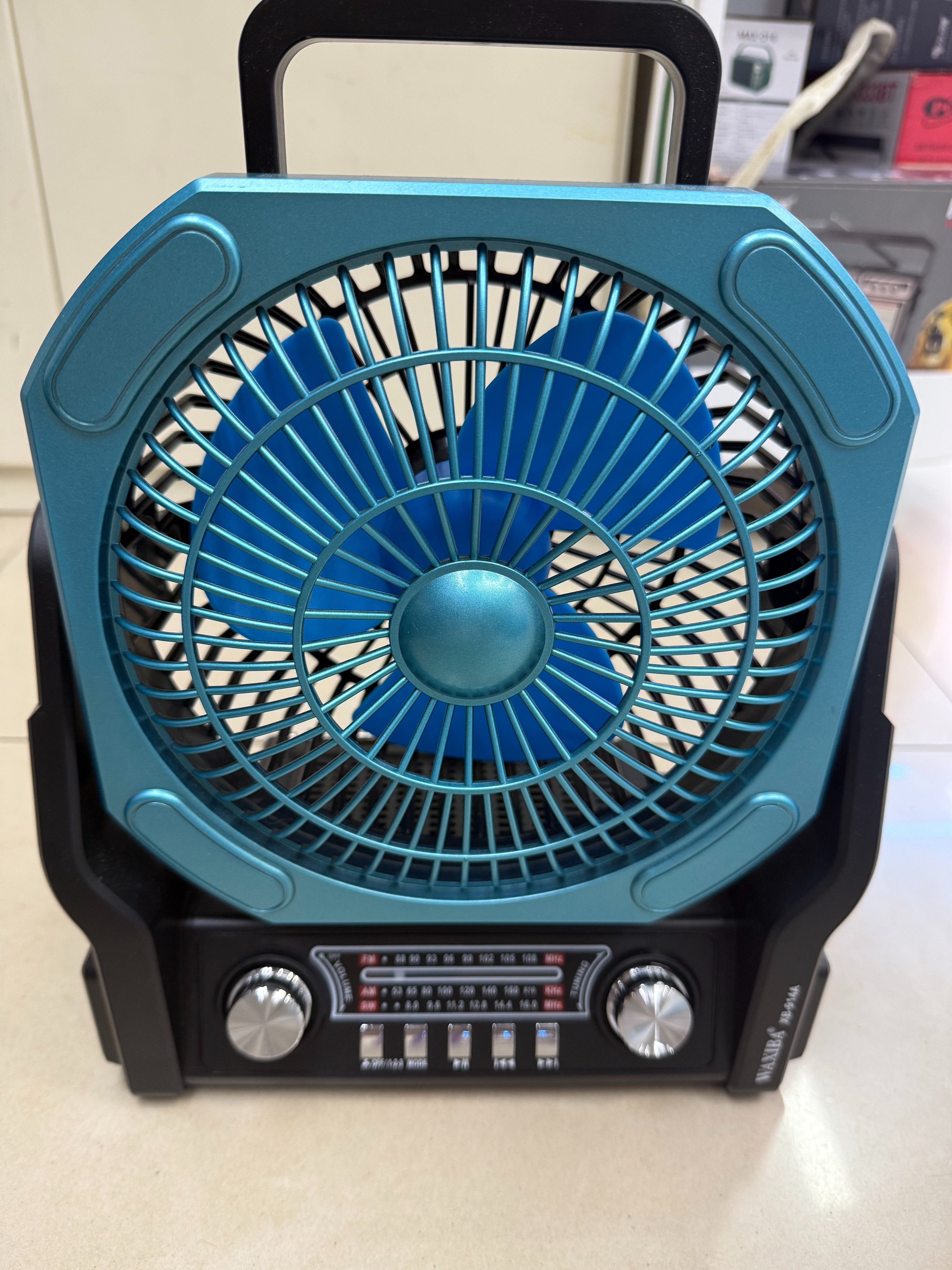 XB-914A solar fan, radio, Bluetooth speaker, multi-band, multi-functional desktop ornament, USB music, TF card for playing music, used by the elderly for charging, discharging, cooling, heat dissipation and blowing details Picture