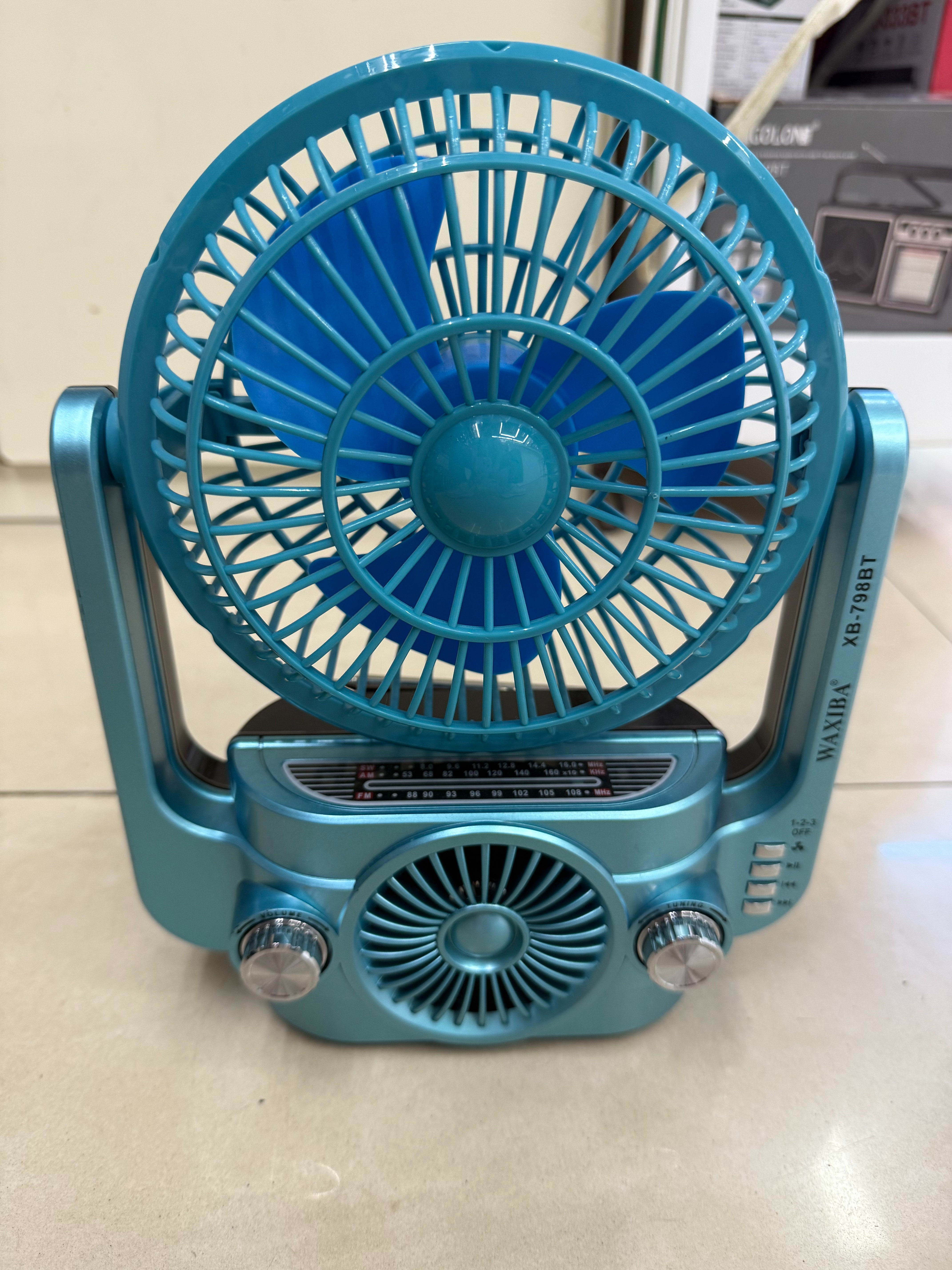 XB-798BT fan radio Bluetooth Speaker, multi-band, multi-functional desktop ornament, USB music, TF card for playing music, used by the elderly for charging, cooling, heat dissipation and blowing details Picture