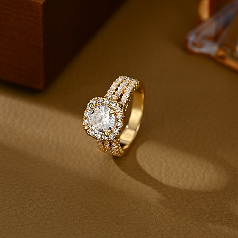 A French-style, elegant and dazzling square gemstone set everyday versatile ring Item Picture