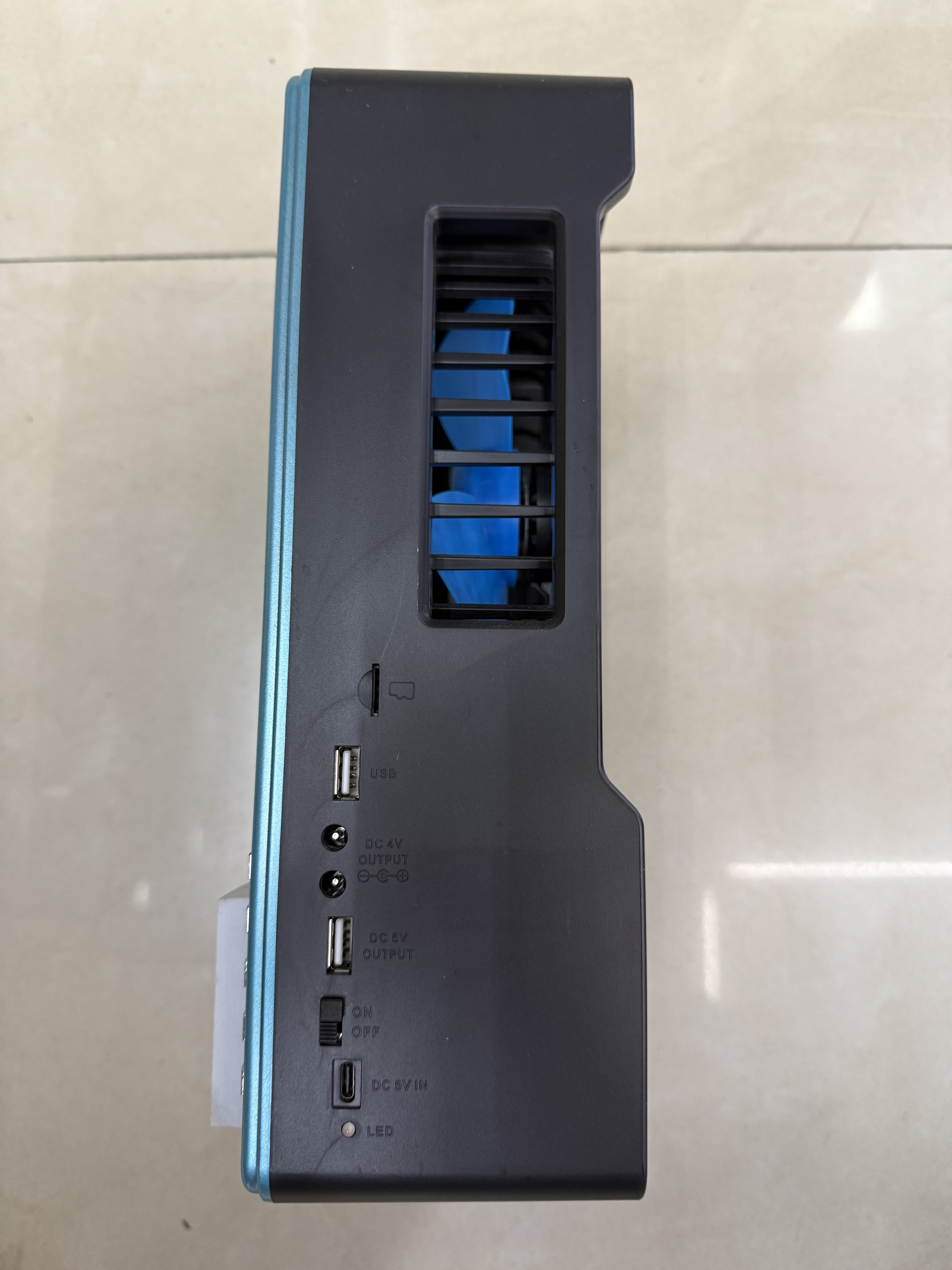 XB-916B radio solar altavoz bluetooth con luz iluminación multifunción escritorio picoteo USB música tarjeta TF reproducción de música viejo con panel solar carga descarga enfriamiento enfriamiento soplado Application Scenario