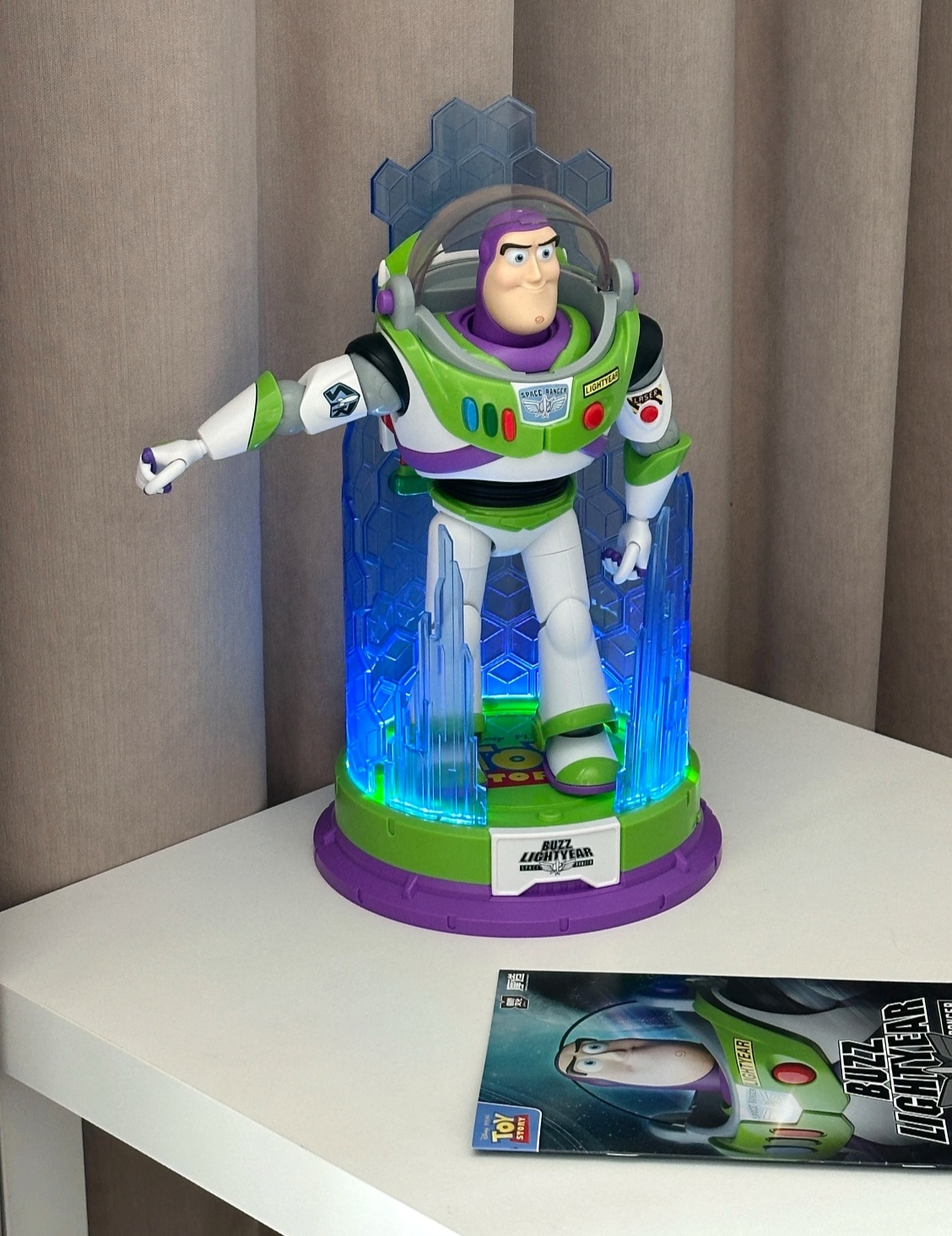 Mozao Buzz Lightyear Collectible Series Assembly Model figurine toys Application Scenario
