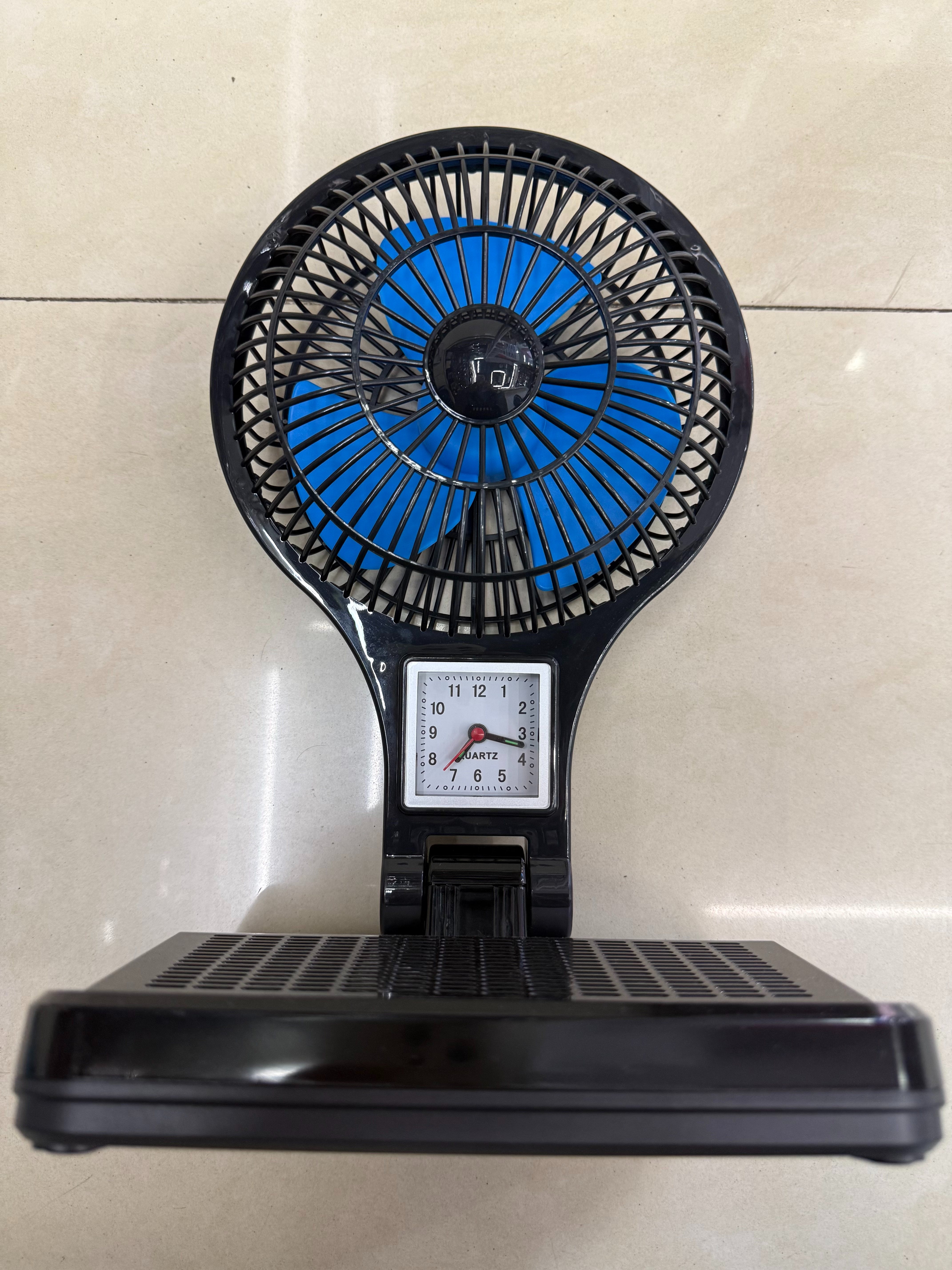 XB-975C multi-functional fan radio Bluetooth speaker with clock, desktop ornament, USB music, TF card for playing music, for the elderly to charge, cool, dissipate heat and blow air details Picture